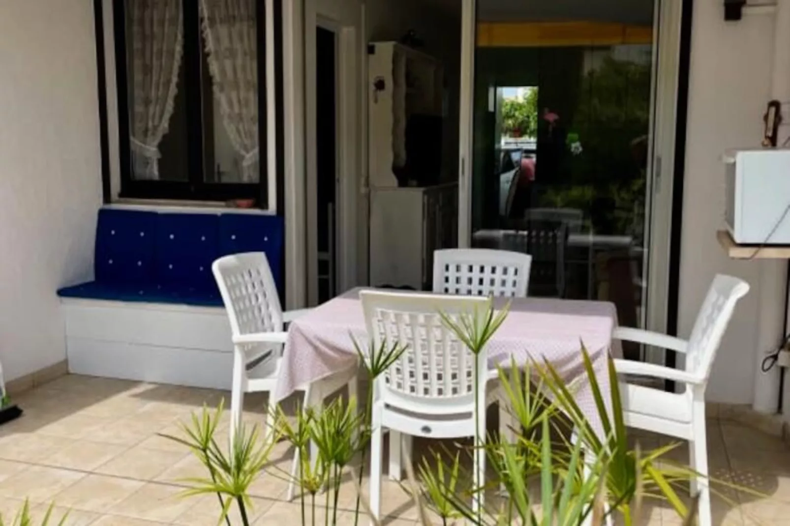 Résidence Les Pinedes - Un Jardin Fleuri &agrave; C&ocirc;t&eacute; De La Plage-Niet-getagd