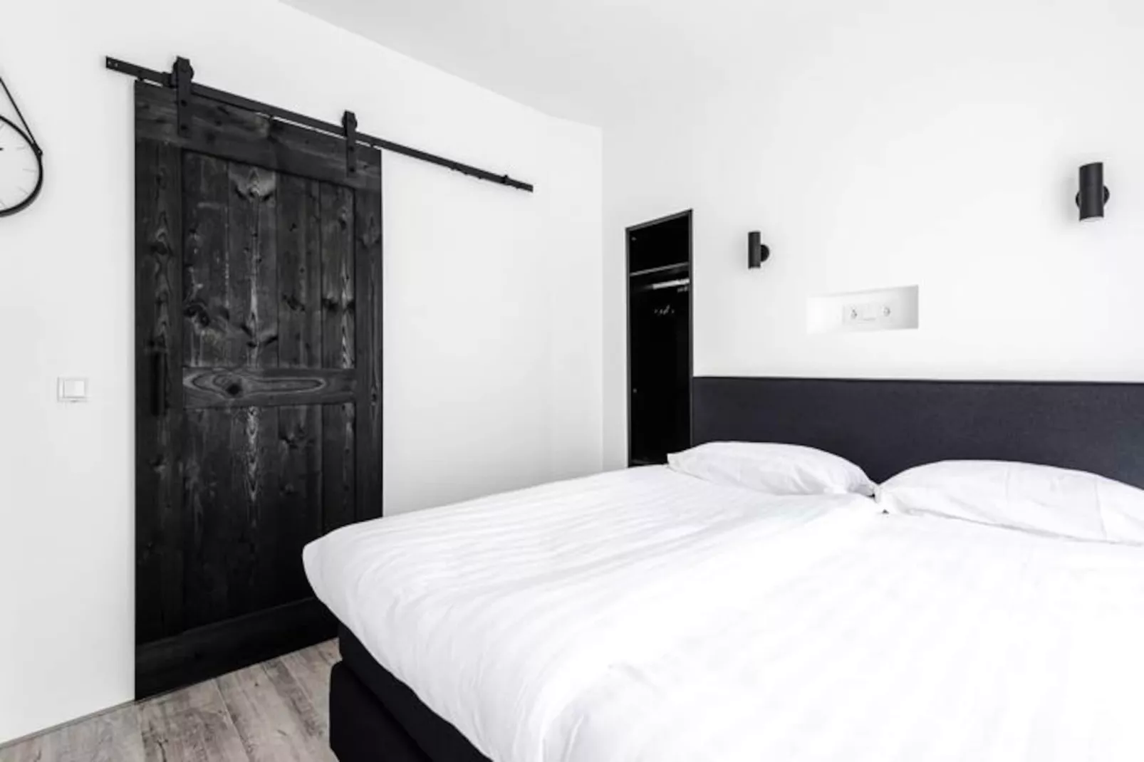 Kings Square Studio Apartment-Niet-getagd