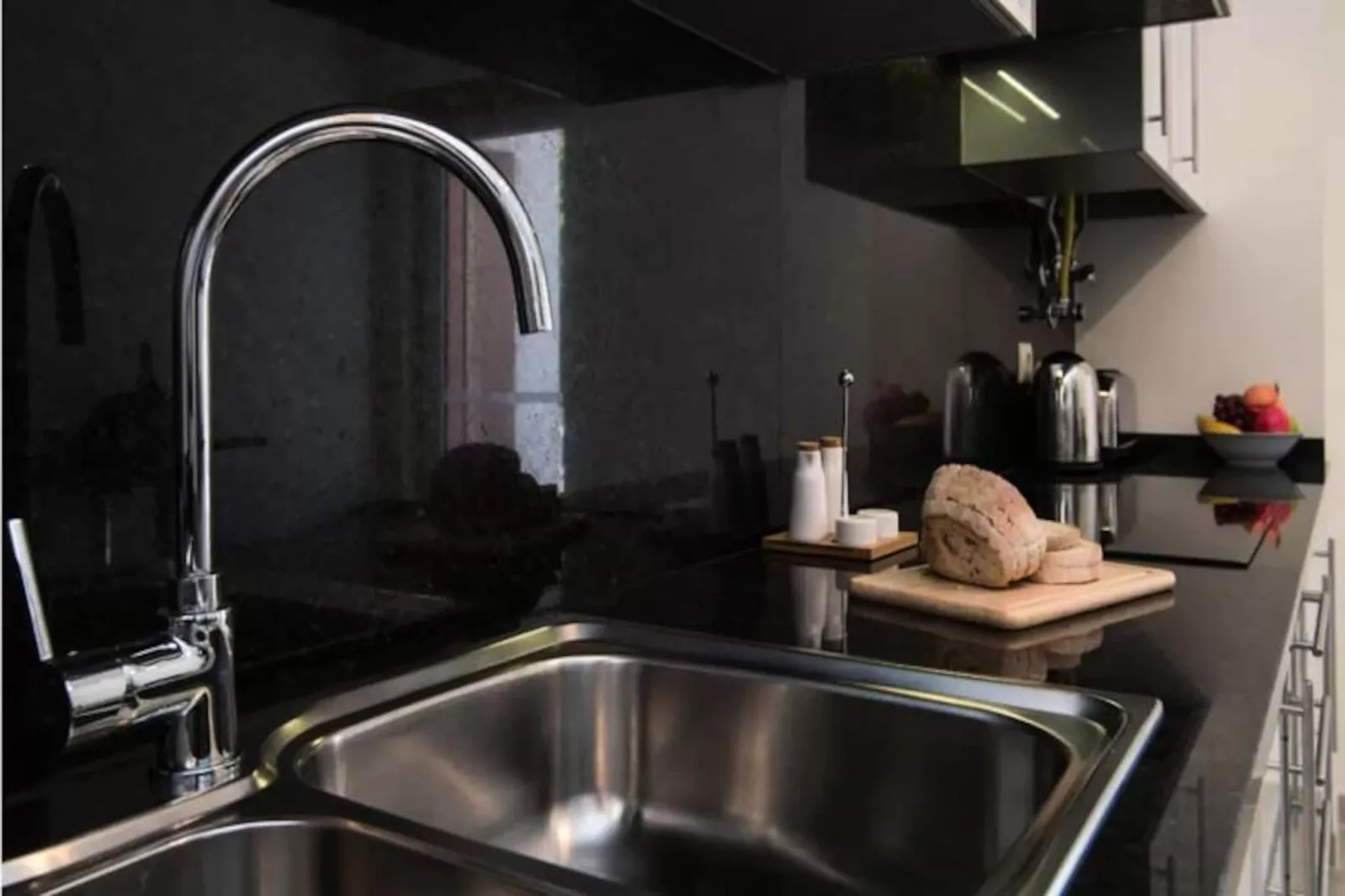 Central Modern 2-bed Apartment Arma&ccedil;&atilde;o De Pera-Niet-getagd