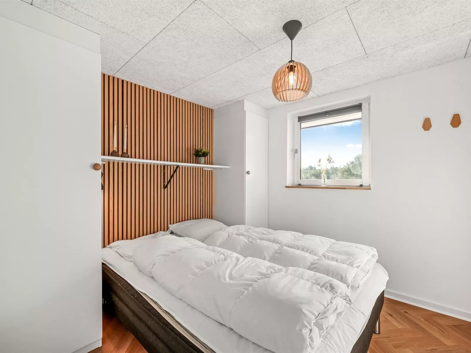 "Bela" -  from the sea-Binnen