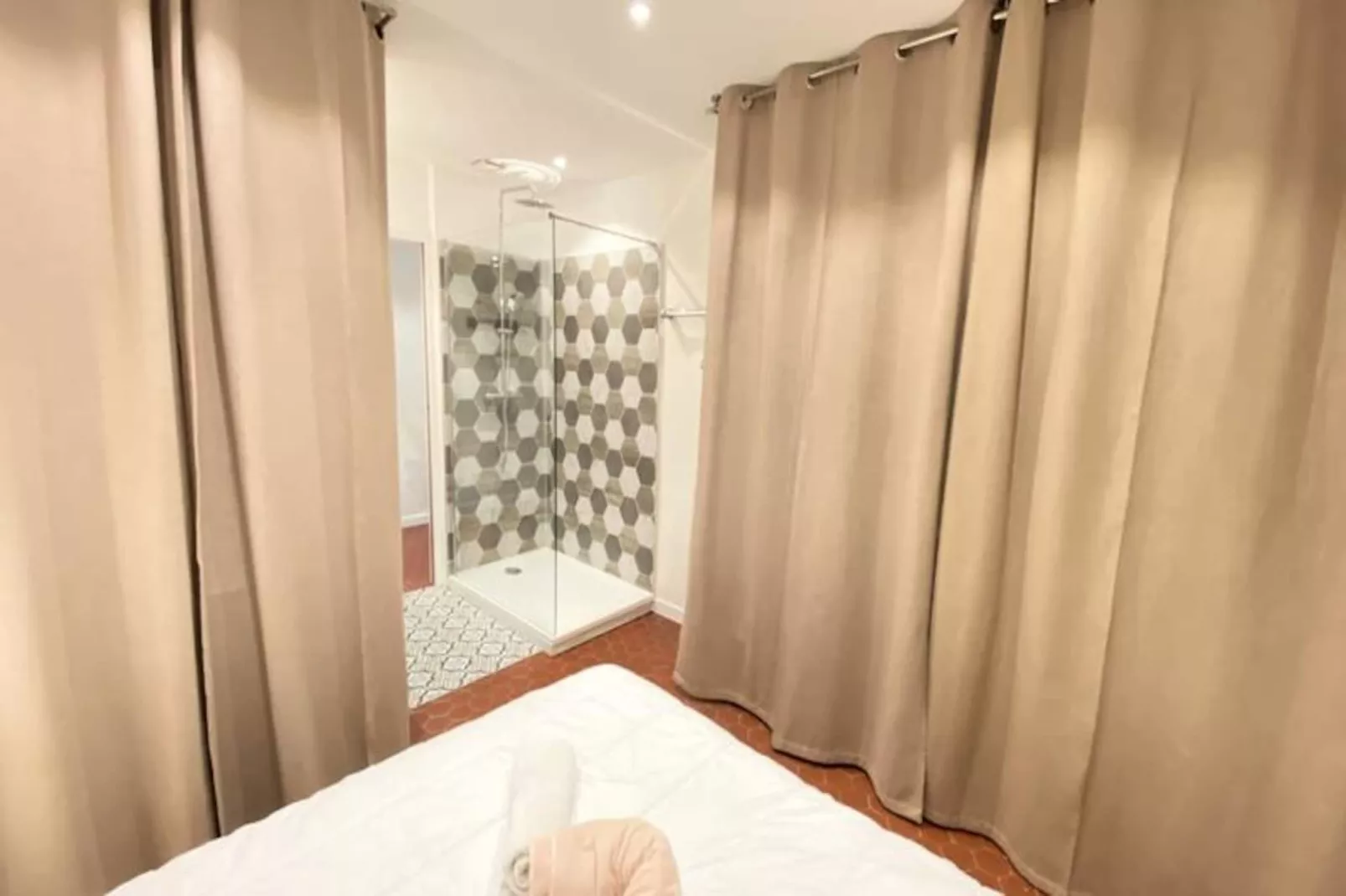 06cf : Bel Appartement Rénové Vieil Antibes-Niet-getagd