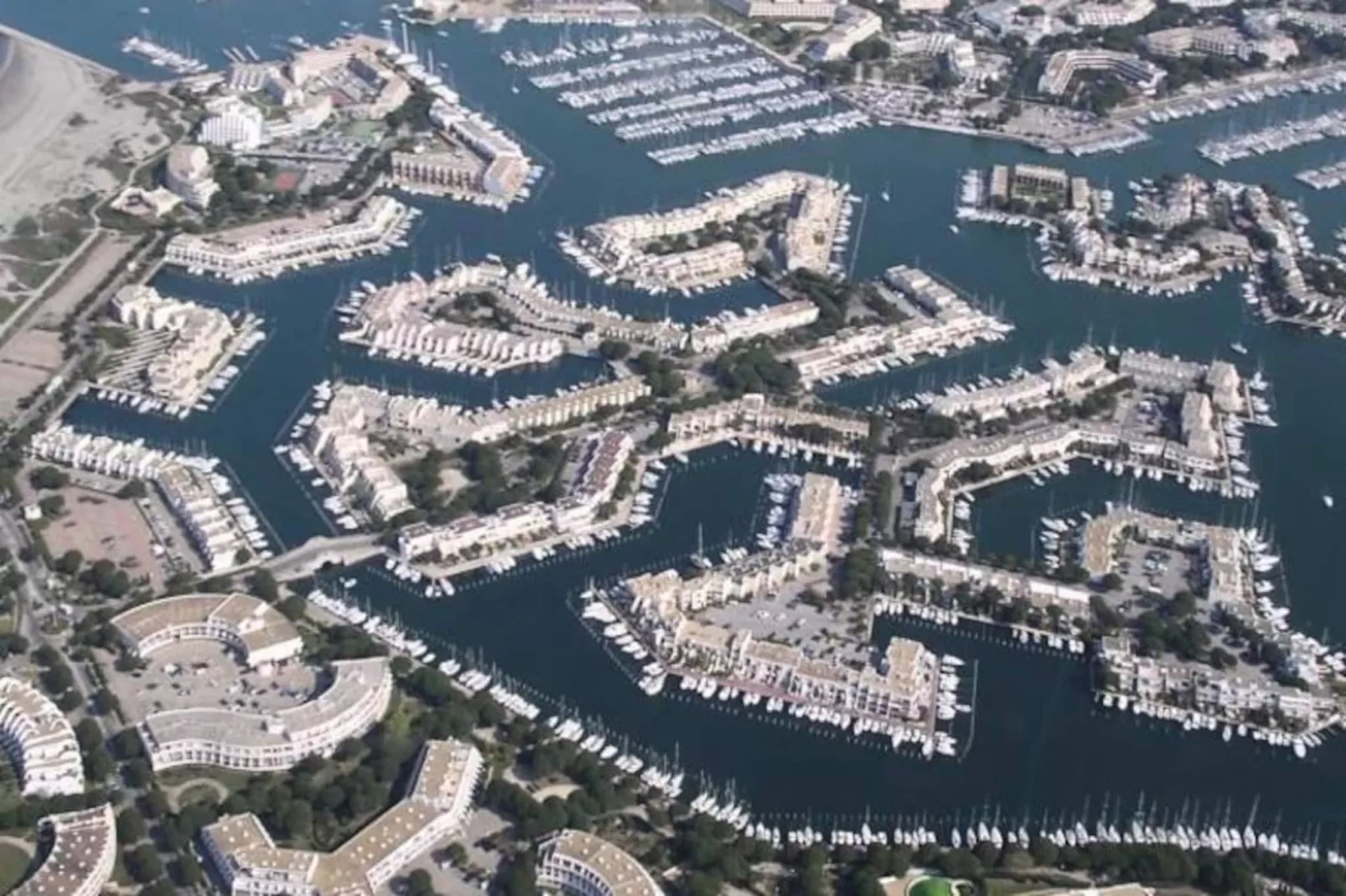 Résidence Les Jardins Du Port-Niet-getagd