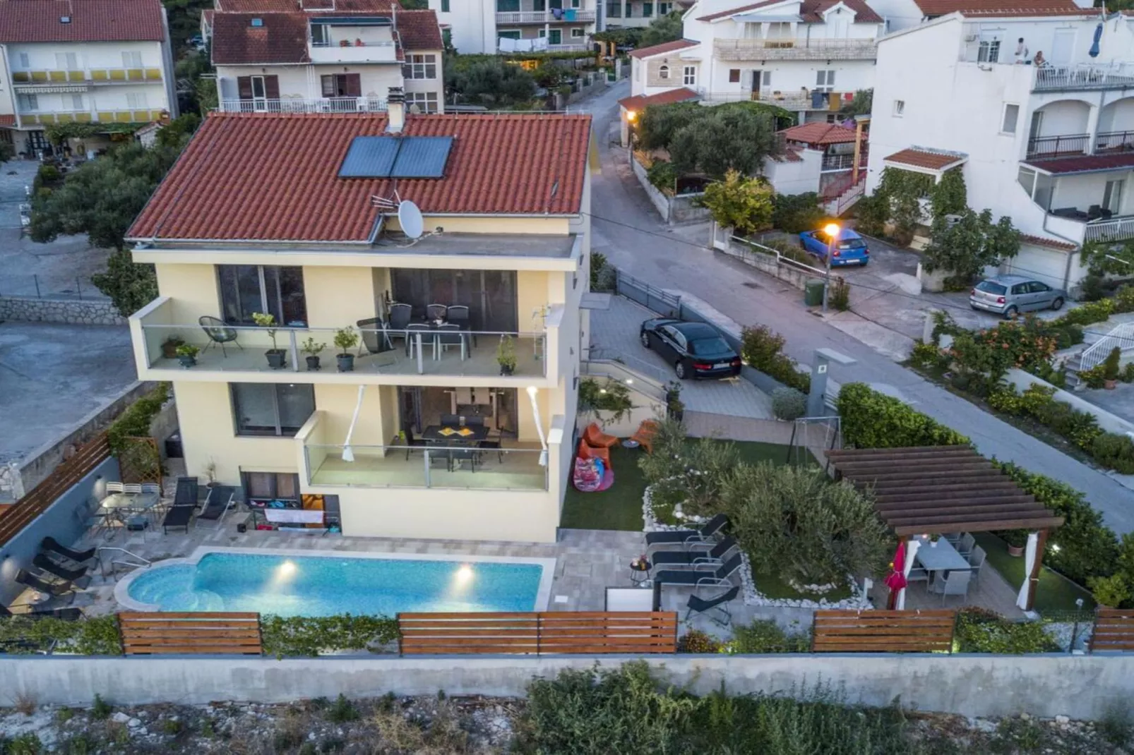 Apartment Cvita & Roza - Two Bedroom Apartment with Balcony and Sea View (Roza) (A1)-Buitenlucht