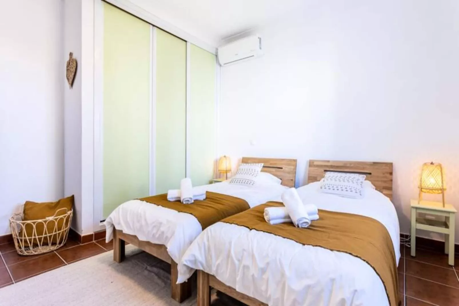 Olive House-Niet-getagd