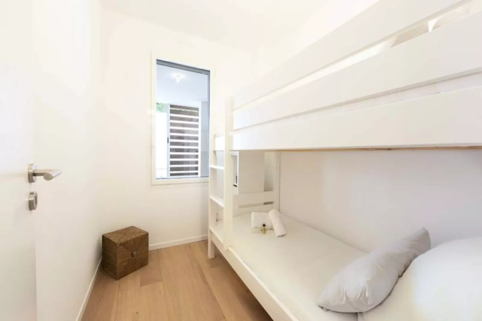 Résidence Reibaud 1 T3 Avec Ac, Parking Et Piscine-Niet-getagd