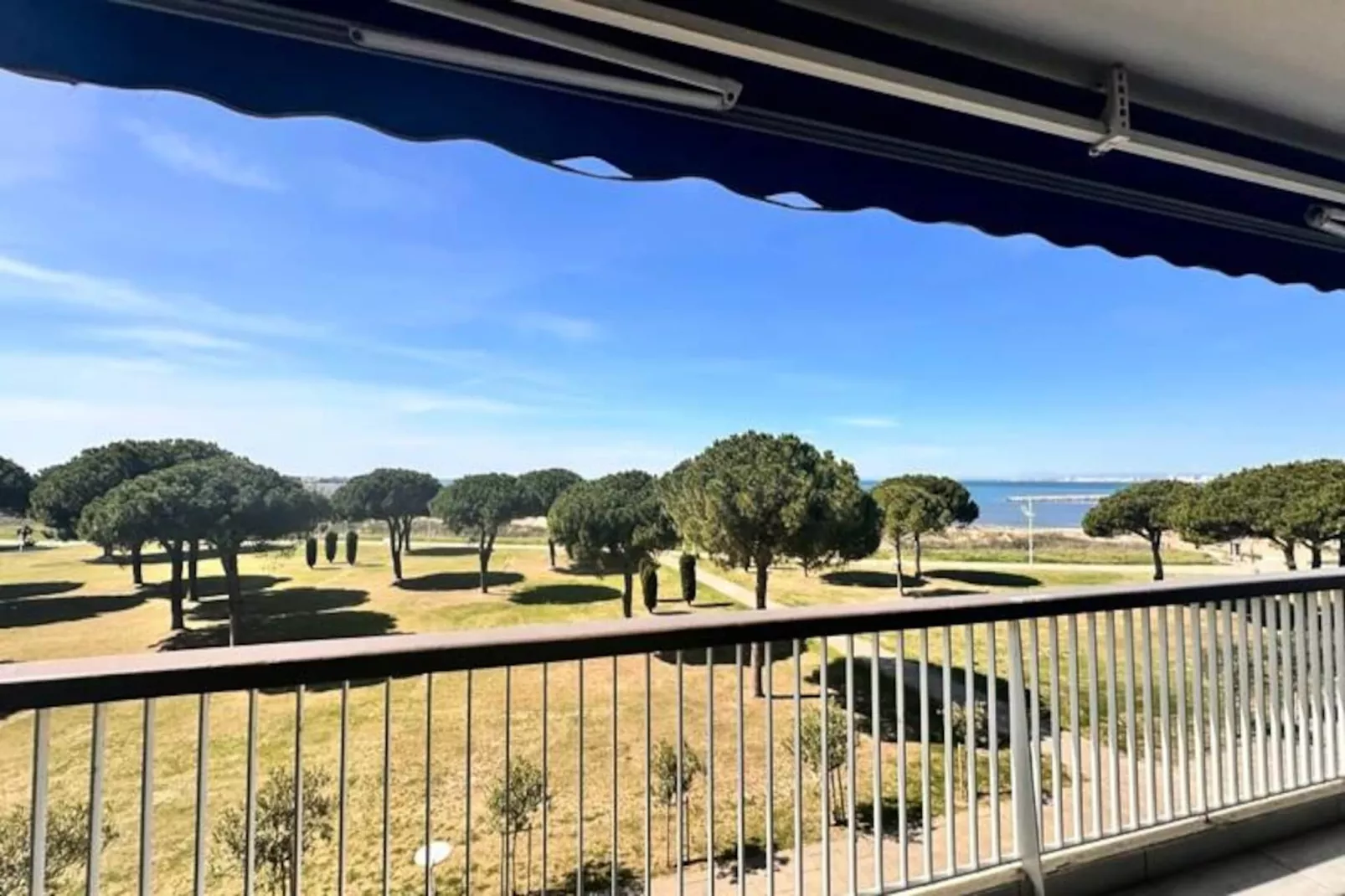 Résidence Le Mistral  Appartement Standing Avec Vue Mer Exceptionnelle En 1&egrave;re Ligne-Niet-getagd