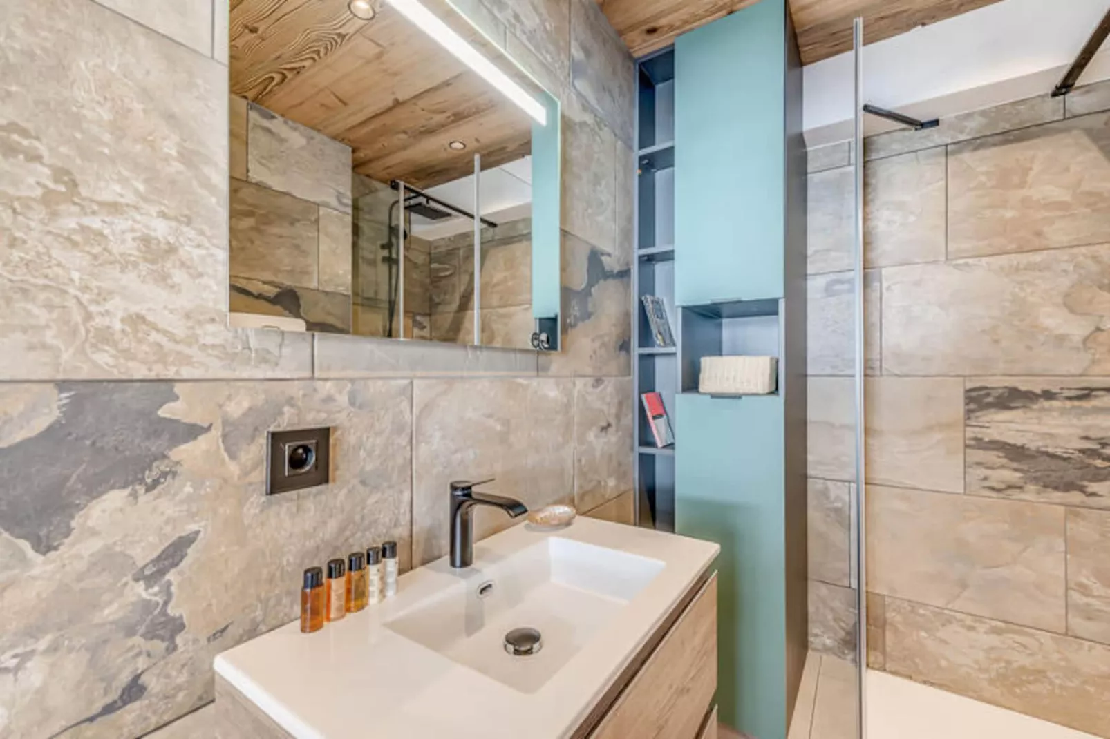 Résidence Cimes-Niet-getagd