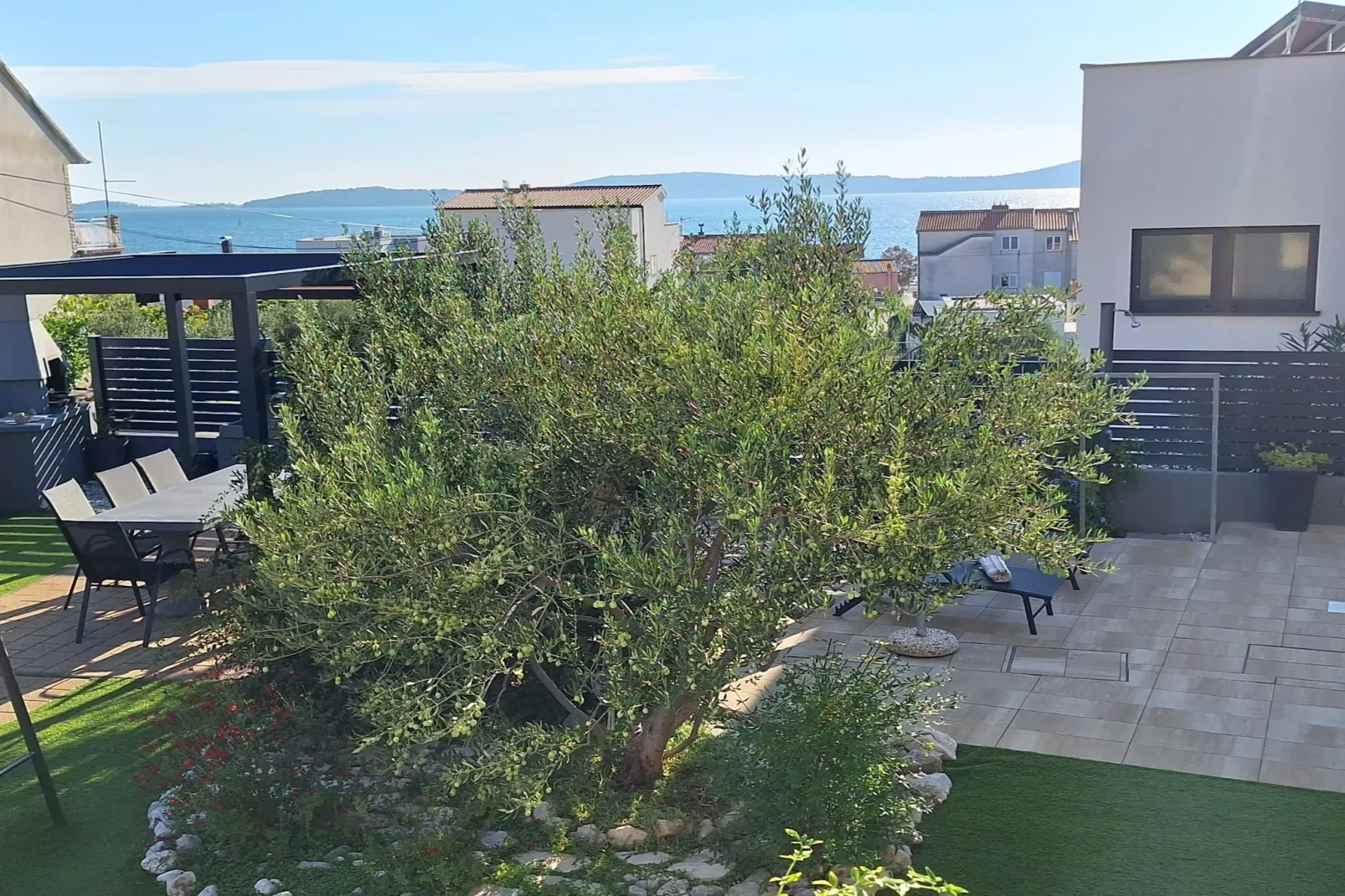 Apartment Cvita & Roza - Two Bedroom apartment with Terrace (Cvita) (A2)-Buitenlucht