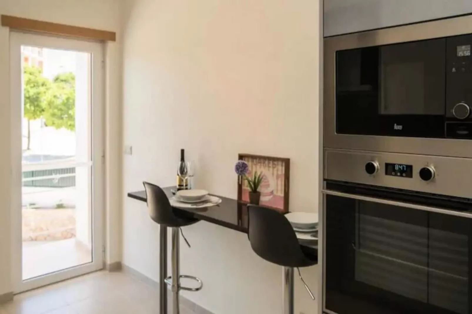 Central Modern 2-bed Apartment Arma&ccedil;&atilde;o De Pera-Niet-getagd