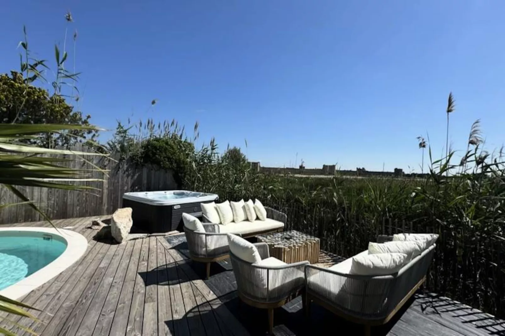 Résidence La Perle Rose Villa Standing 5 &eacute;toiles Avec Piscine Jacuzzi Et Superbe Vue-Niet-getagd