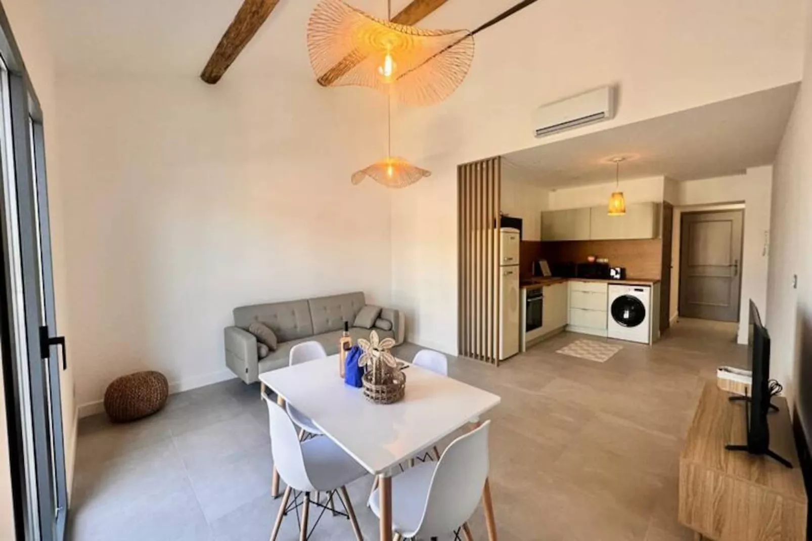 Résidence Les Palmiers -  Appartement Une Chambre Vue Canal-Niet-getagd