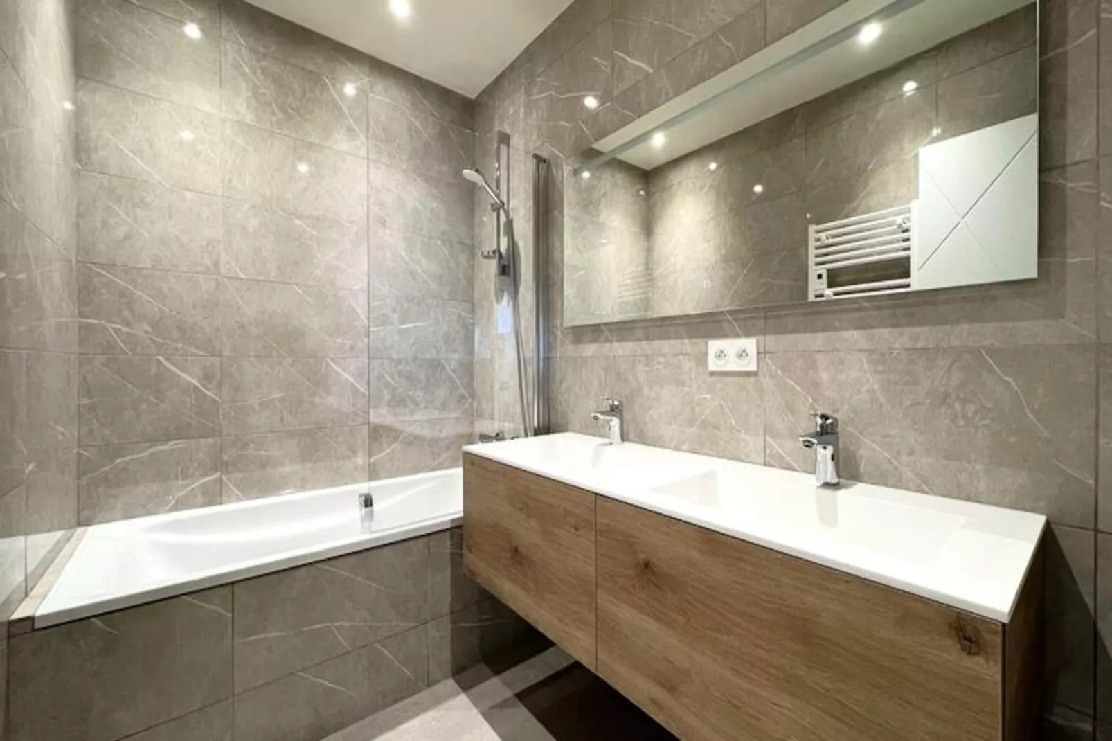 Résidence Le Rivage-le Pradet-Niet-getagd