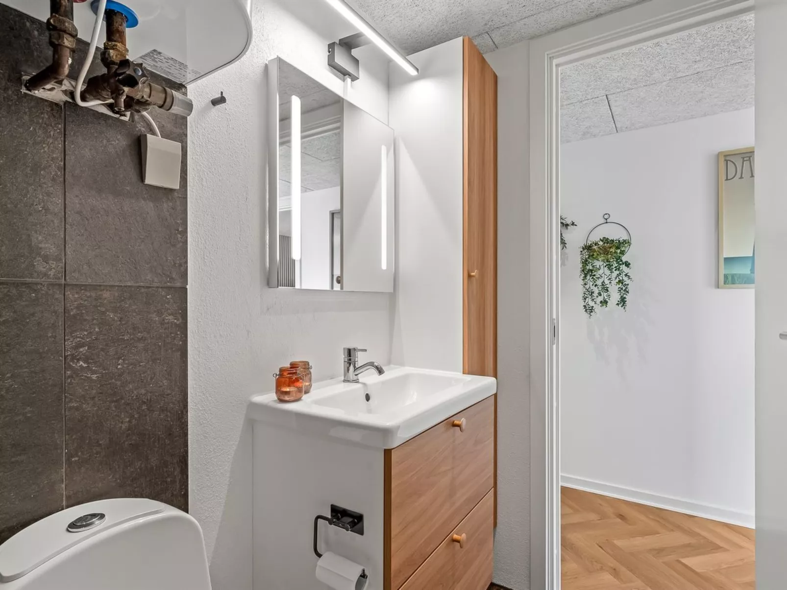 "Bela" -  from the sea-Binnen