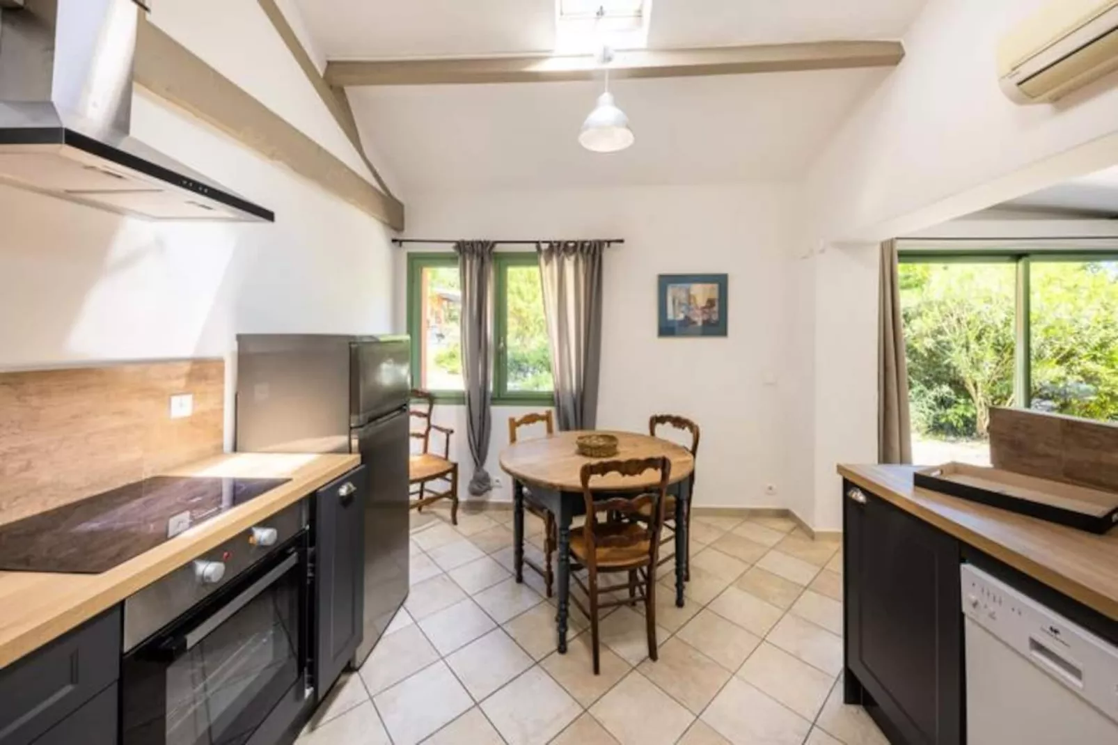 06bv : Cottage Au Calme Avec Piscine-Niet-getagd