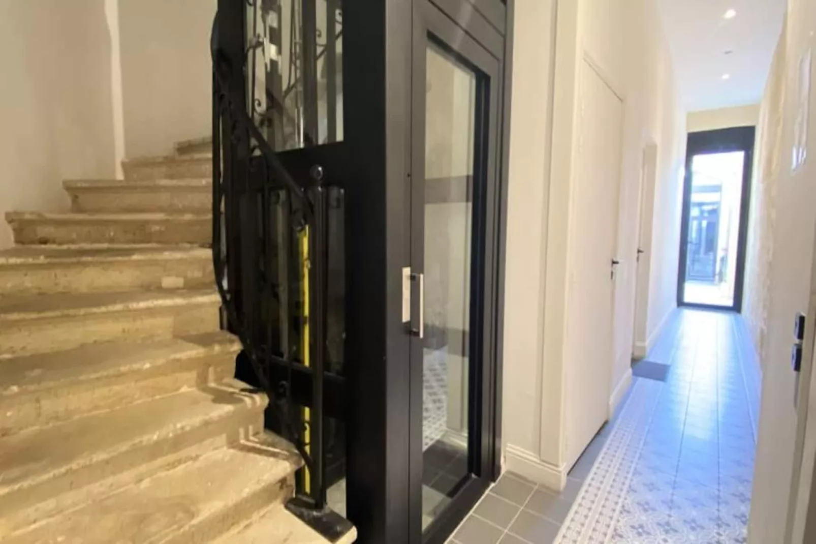 Duplex Prestigieux Au C&oelig;ur Du Triangle D&rsquo;or-Niet-getagd