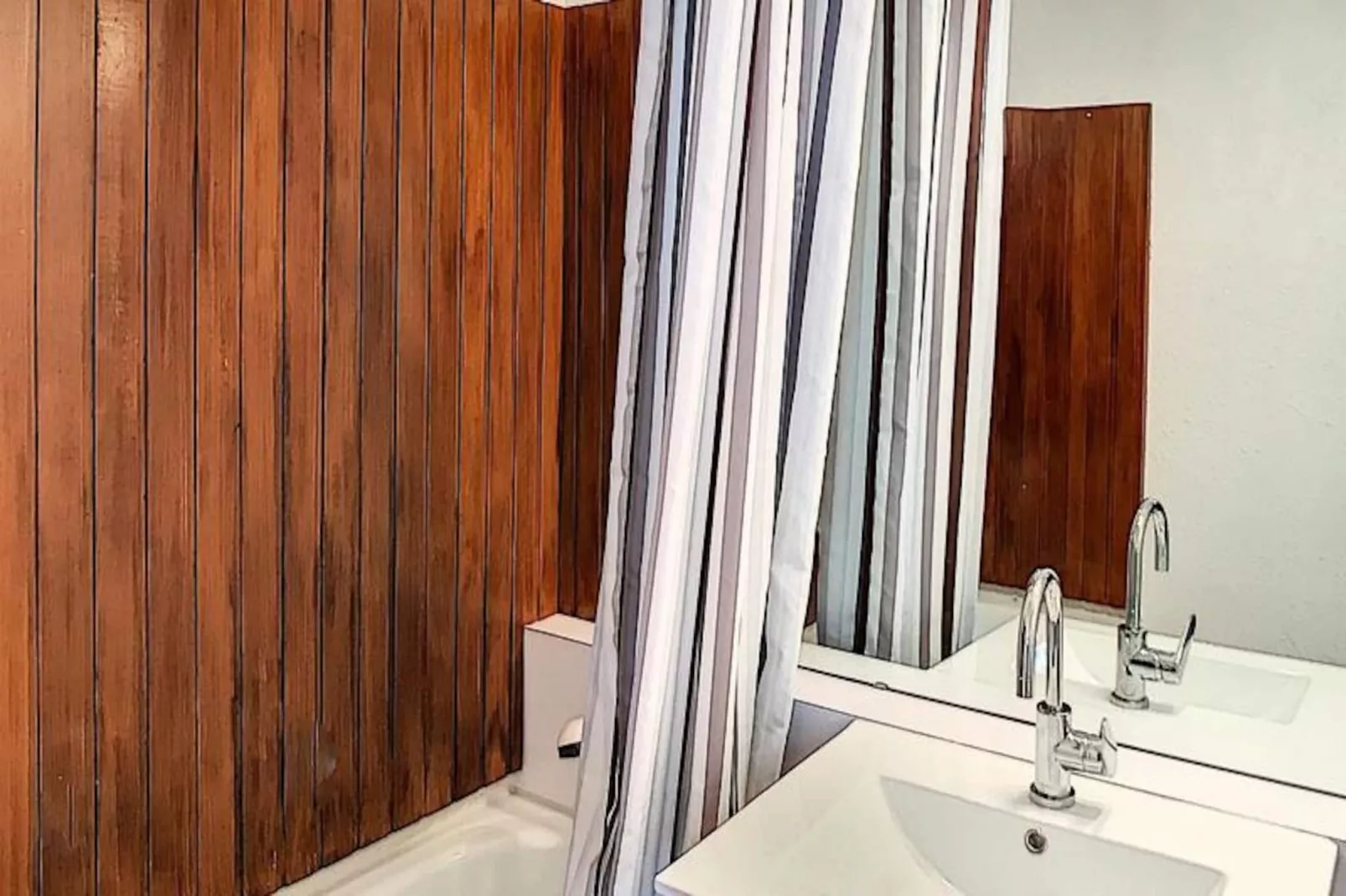 Résidence Baikonour-Niet-getagd