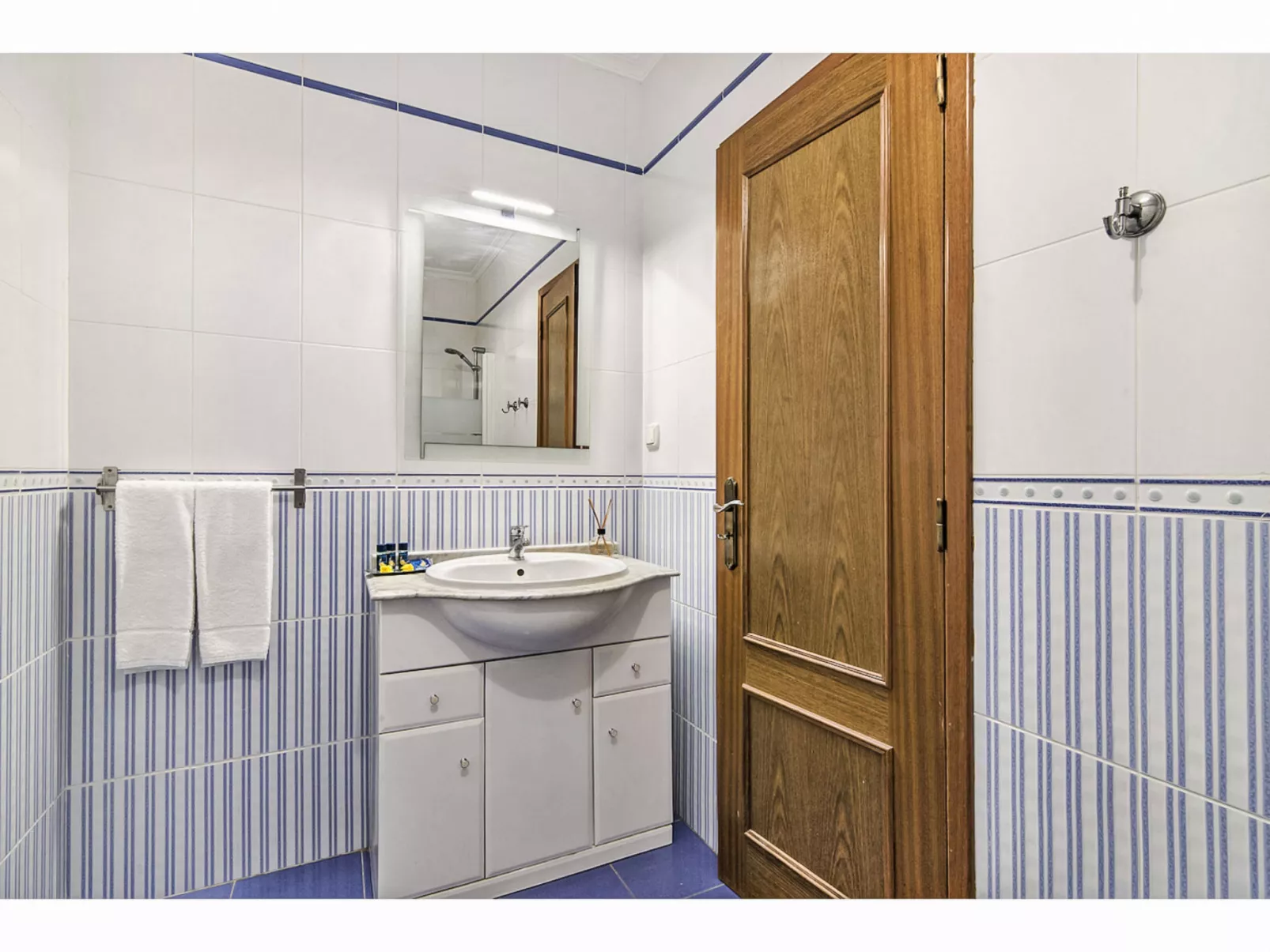 Manelito House - Sunny Way-Binnen