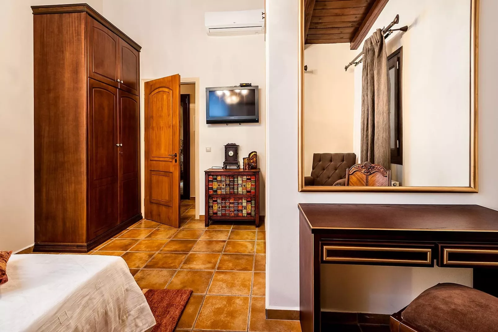 Villa Arhontariki 8prs-Overloop