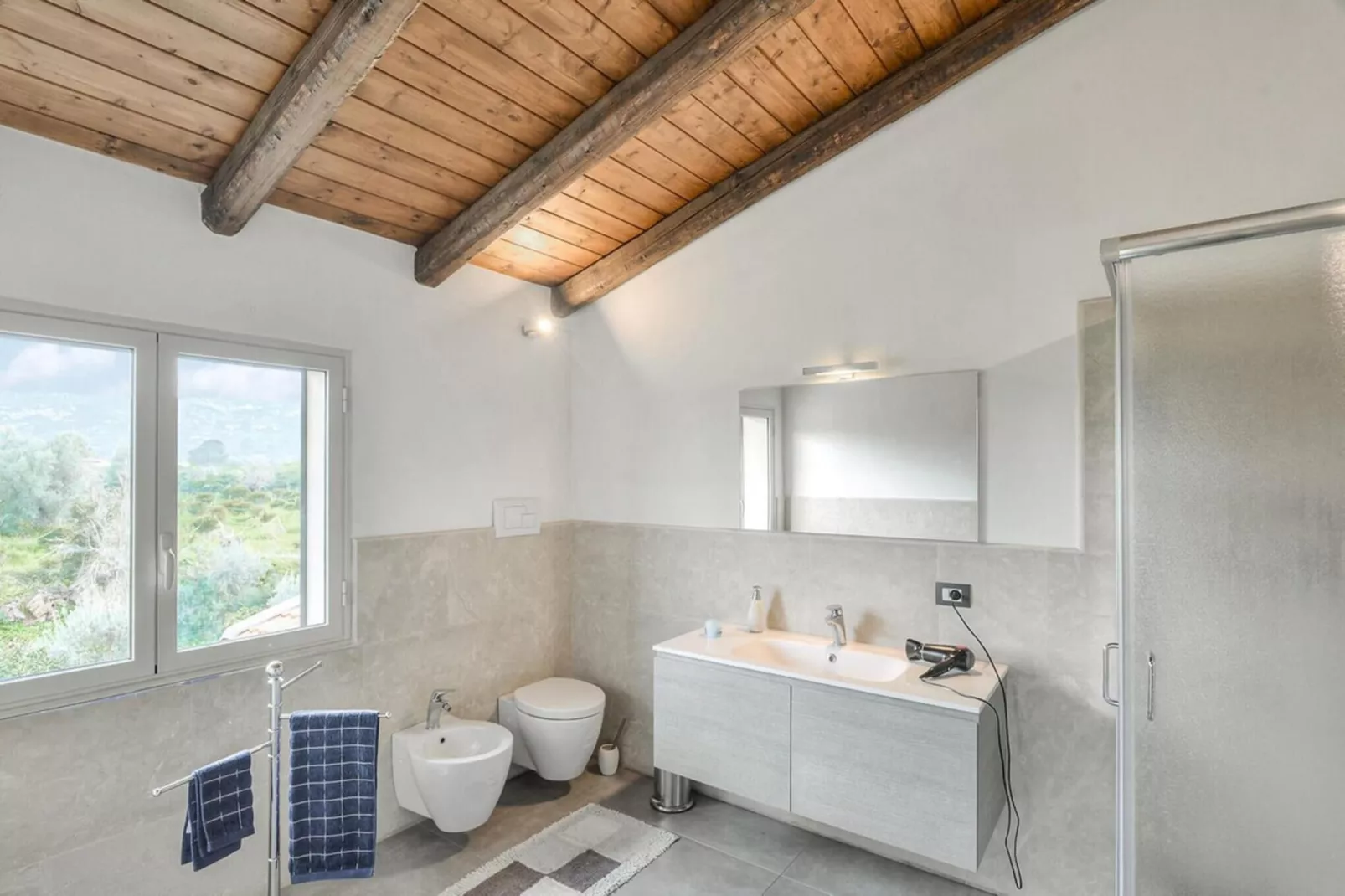 Villa Frati-Badkamer