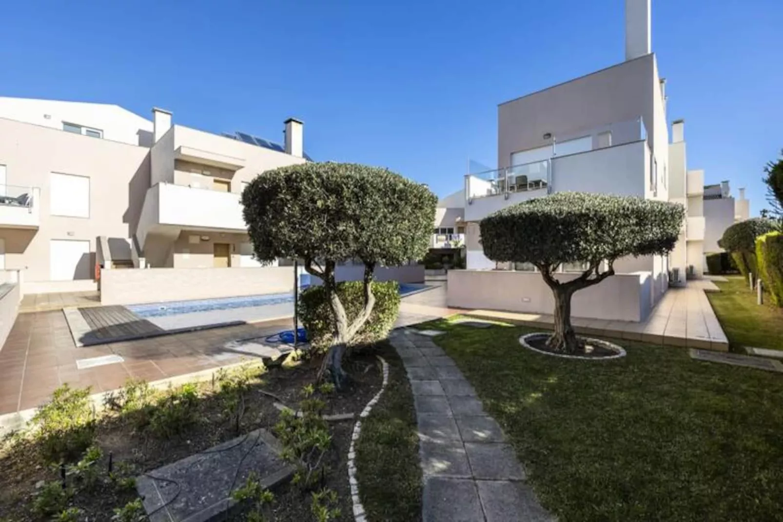 Supreme Lodge Burgau-Niet-getagd