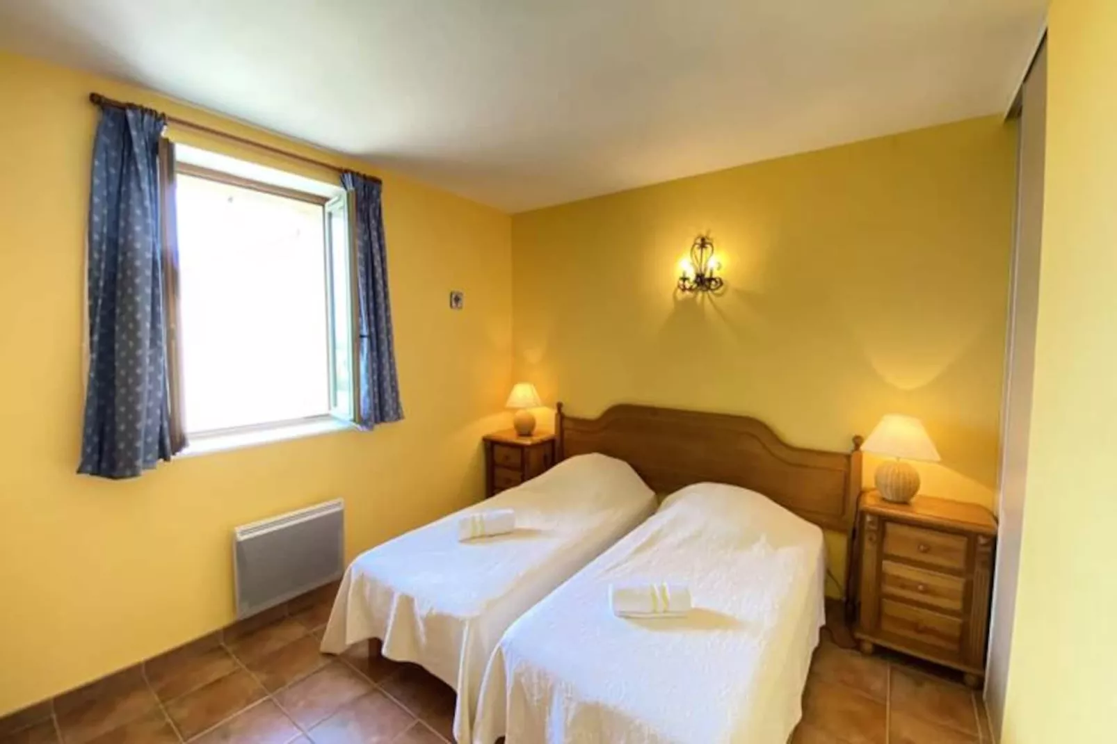 04b7 : Beau T3 Au Coeur Des Lavandes - Piscine-Niet-getagd