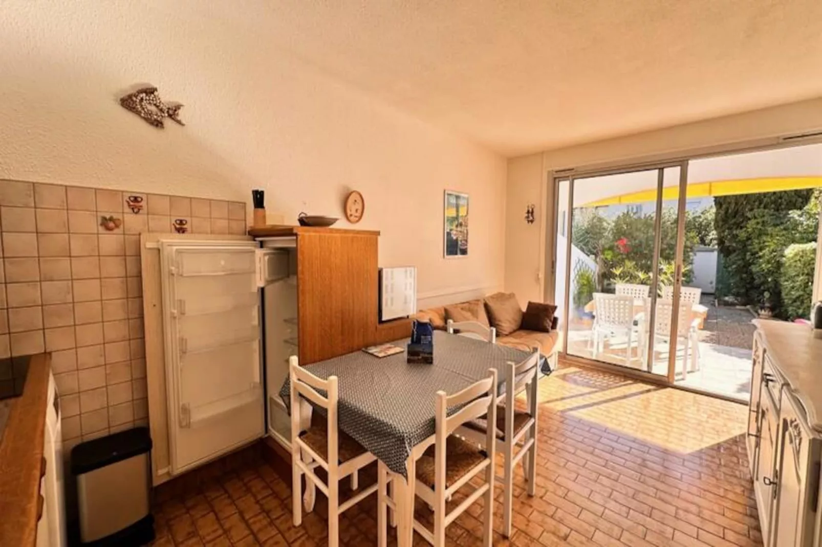 Résidence Les Pinedes - Un Jardin Fleuri &agrave; C&ocirc;t&eacute; De La Plage-Niet-getagd