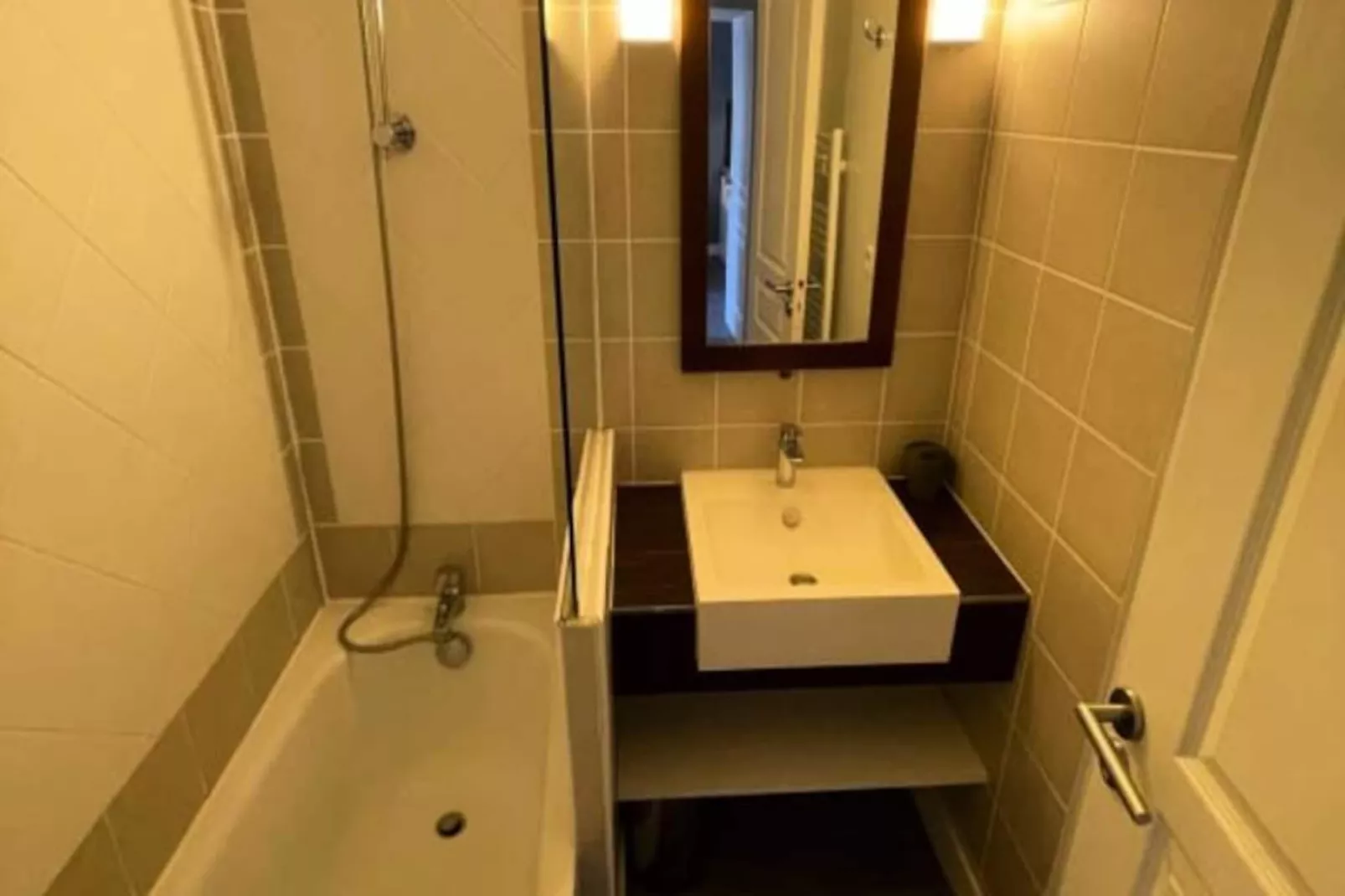 Résidence Charmant Appartement Pour 5 Pers Avec Piscine, Parking Et Tennis-Niet-getagd