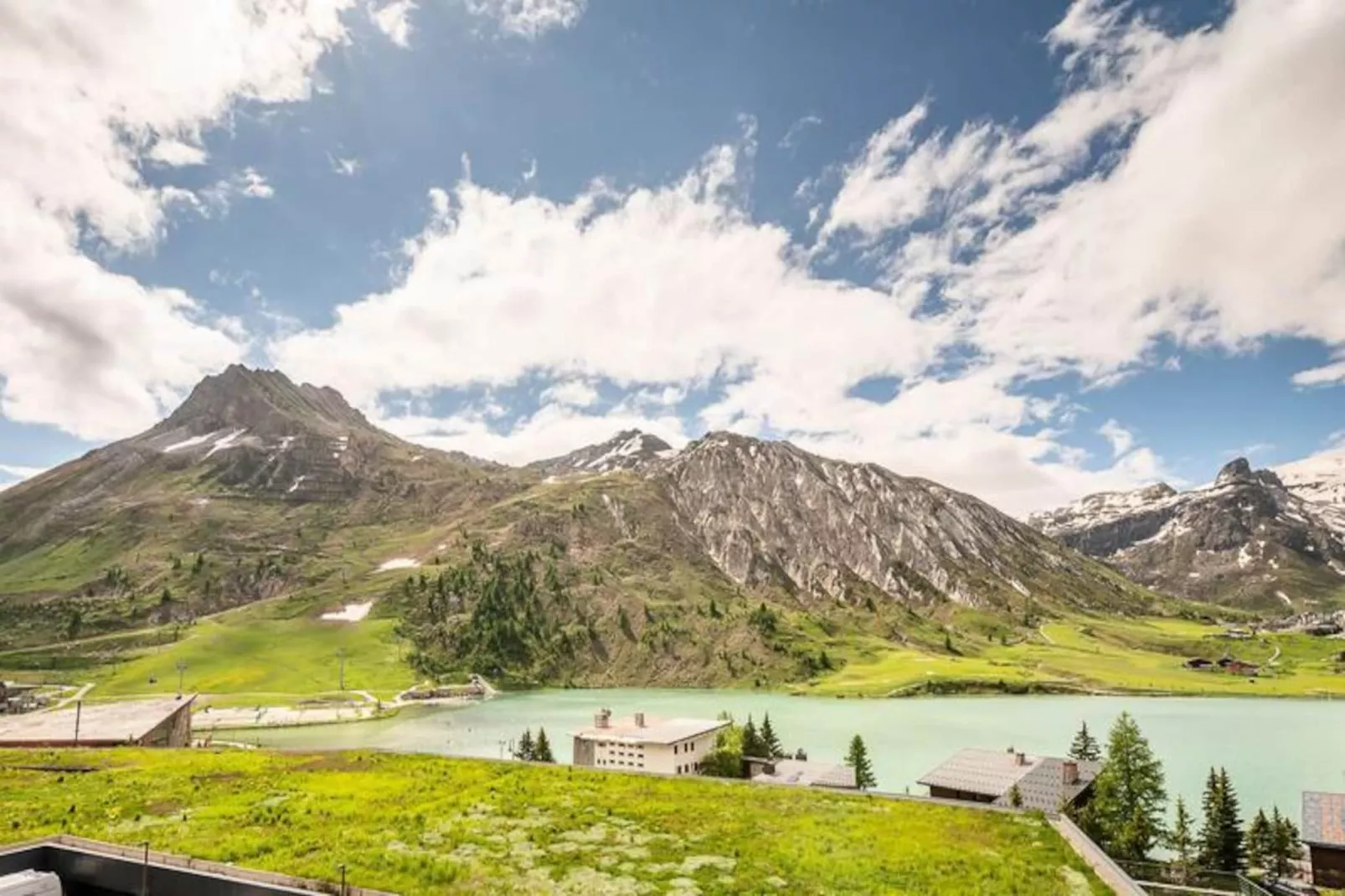 Résidence Combe Folle-Niet-getagd