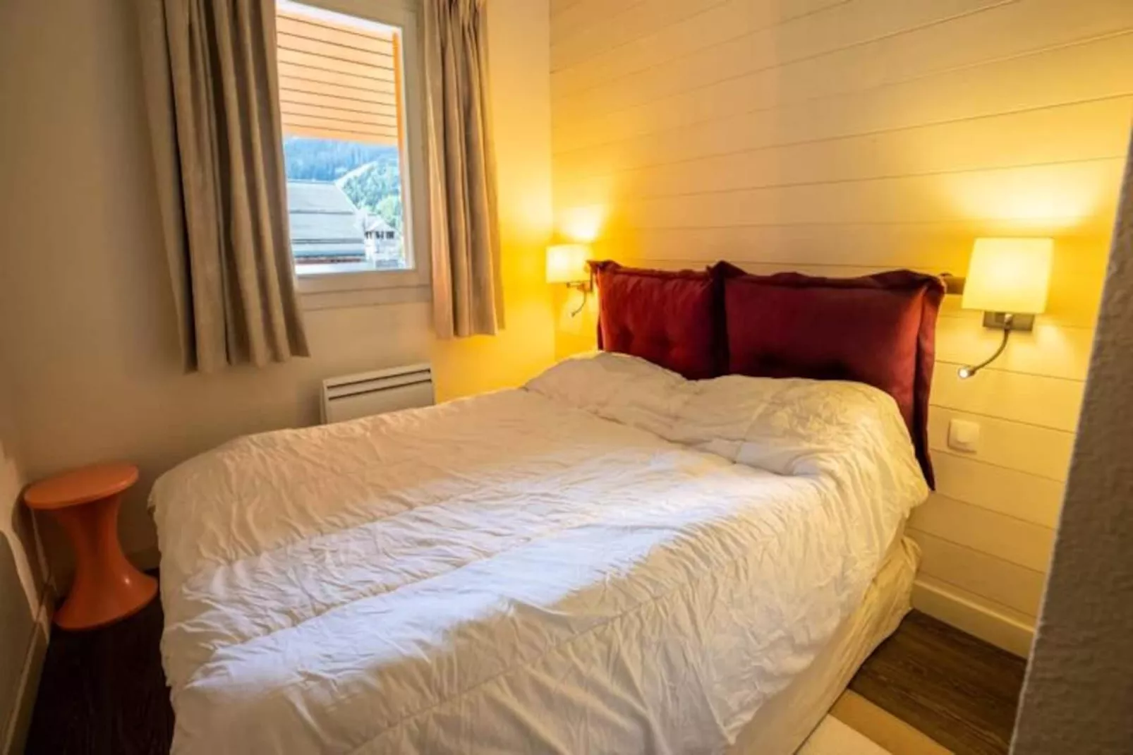 Cybeles 8 - Niet-getagd