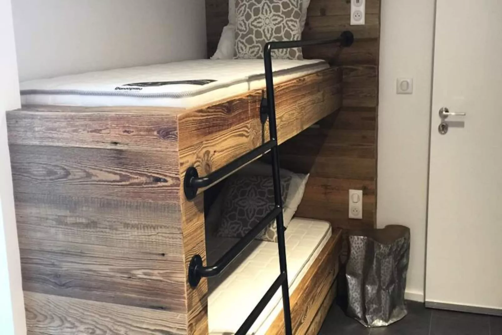 Résidence Eterlous-Niet-getagd