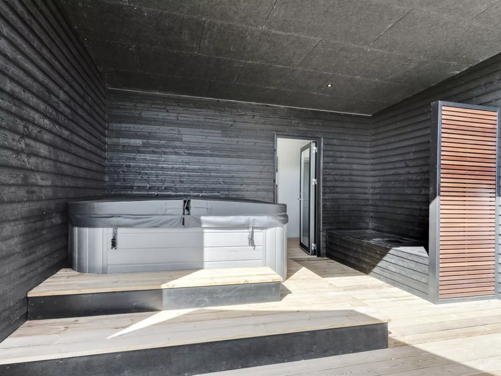 "Emelina" - 300m from the sea-Binnen