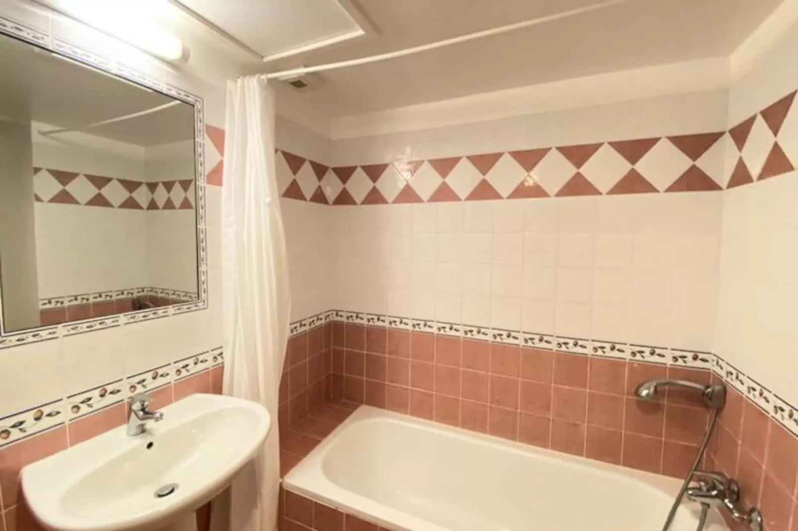 04b7 : Beau T3 Au Coeur Des Lavandes - Piscine-Niet-getagd