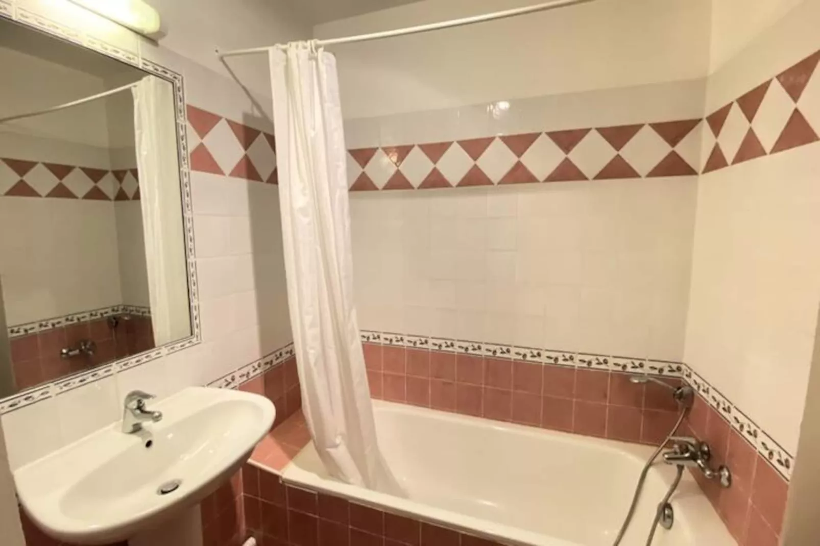 04b9 : Beau T3 Au Coeur Des Lavandes - Piscine-Niet-getagd