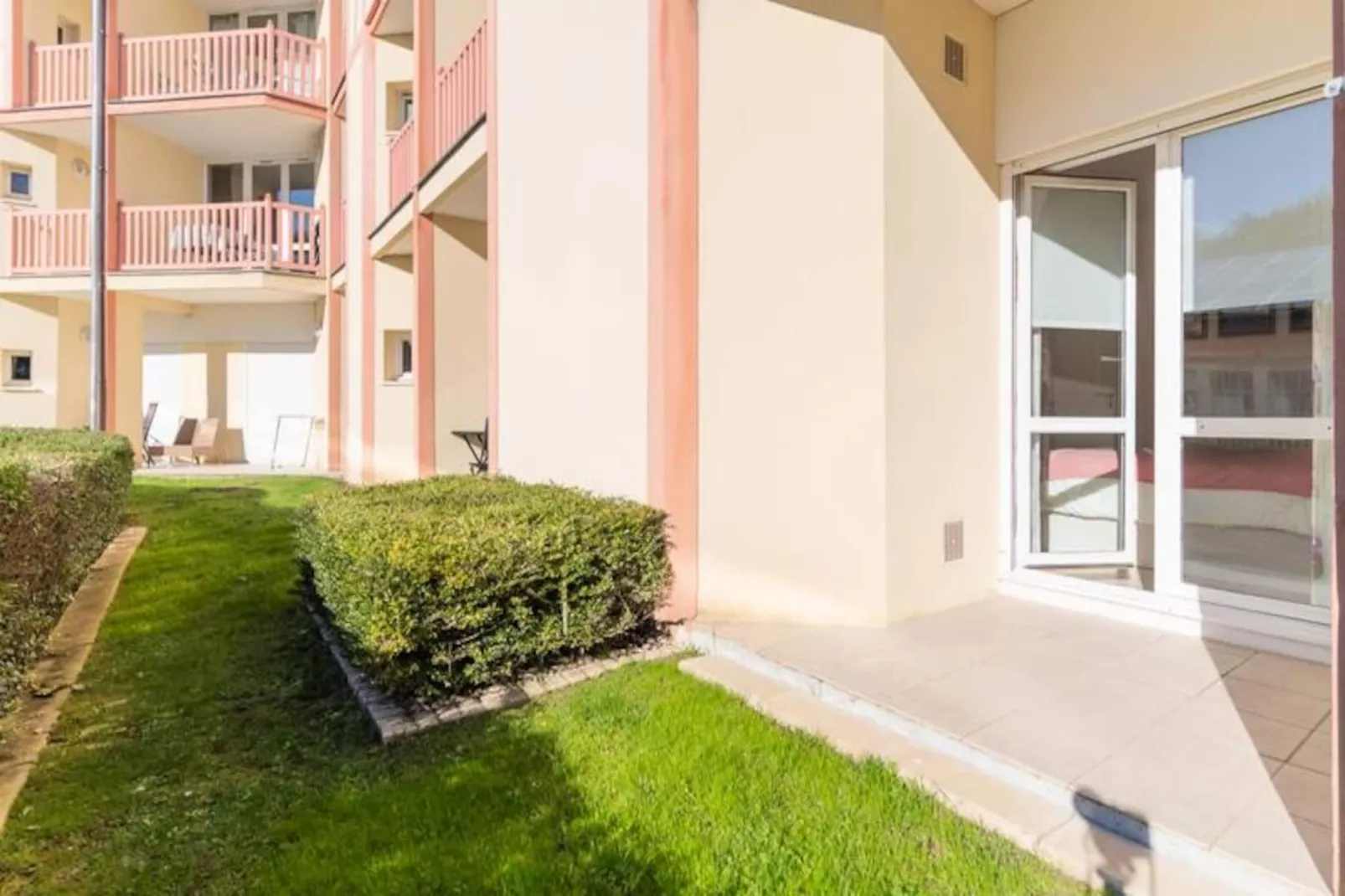 Résidence Charmant Appartement 5 Pers Rdc Avec Piscine, Tennis Et Parking Priv&eacute; 60-Niet-getagd