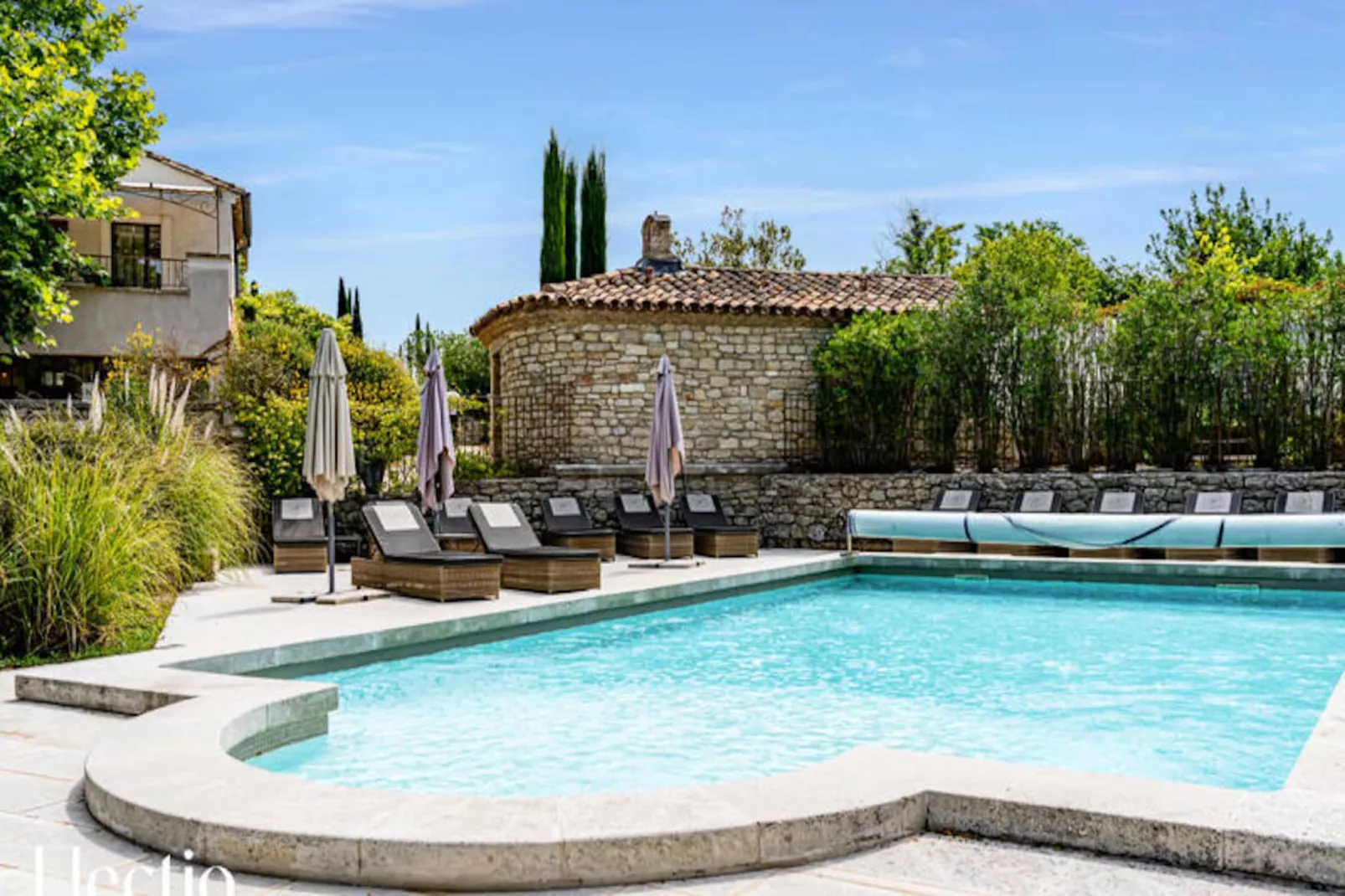 Loggia 7 Cypr&egrave;s | R&eacute;sidence Les Petitons-Niet-getagd