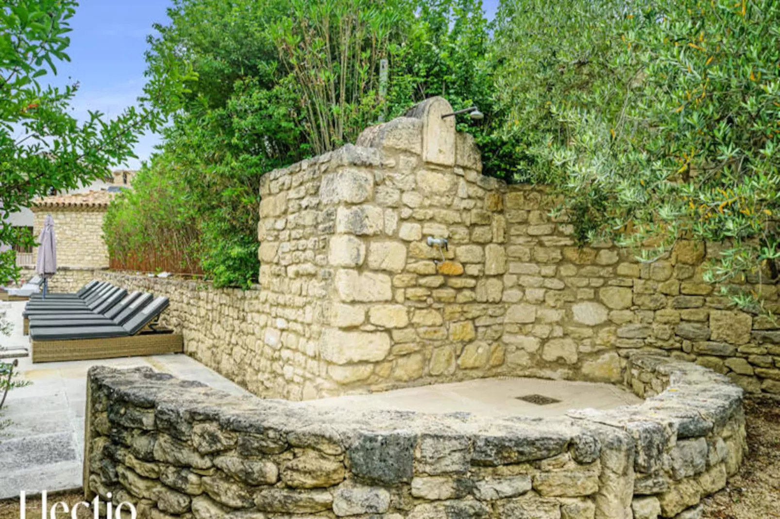 Loggia 9 Pin | R&eacute;sidence Les Petitons-Niet-getagd