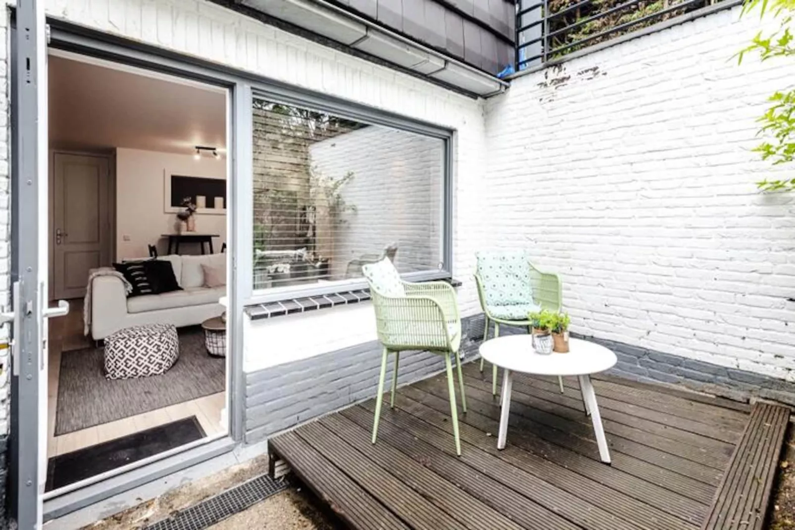 Summer House - Souterrain-Niet-getagd