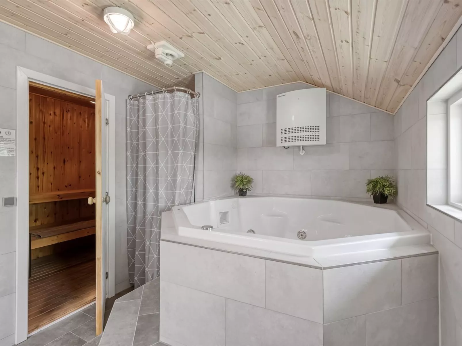 "Akule" - 10km from the sea-Binnen