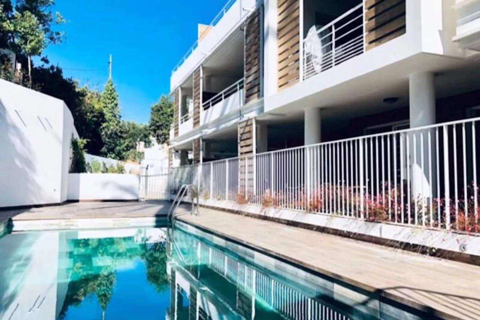 Résidence Reibaud 1 T3 Avec Ac, Parking Et Piscine-Niet-getagd