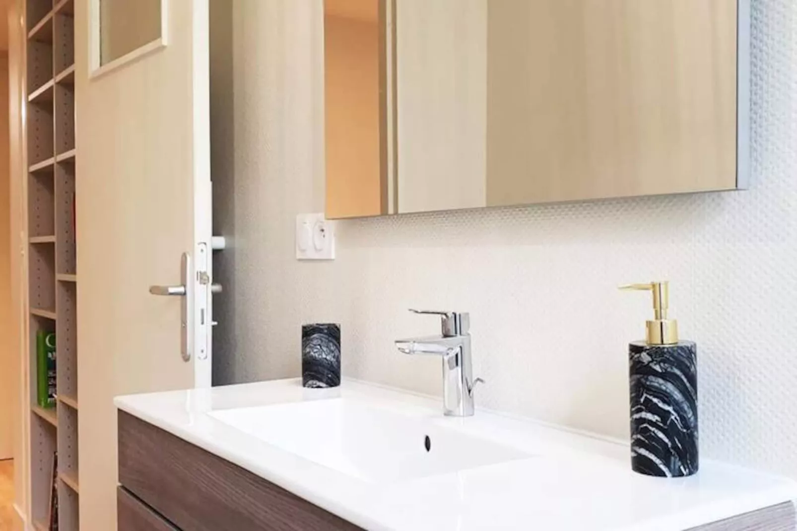 🦋 The Butterfly - Standing ****-Niet-getagd