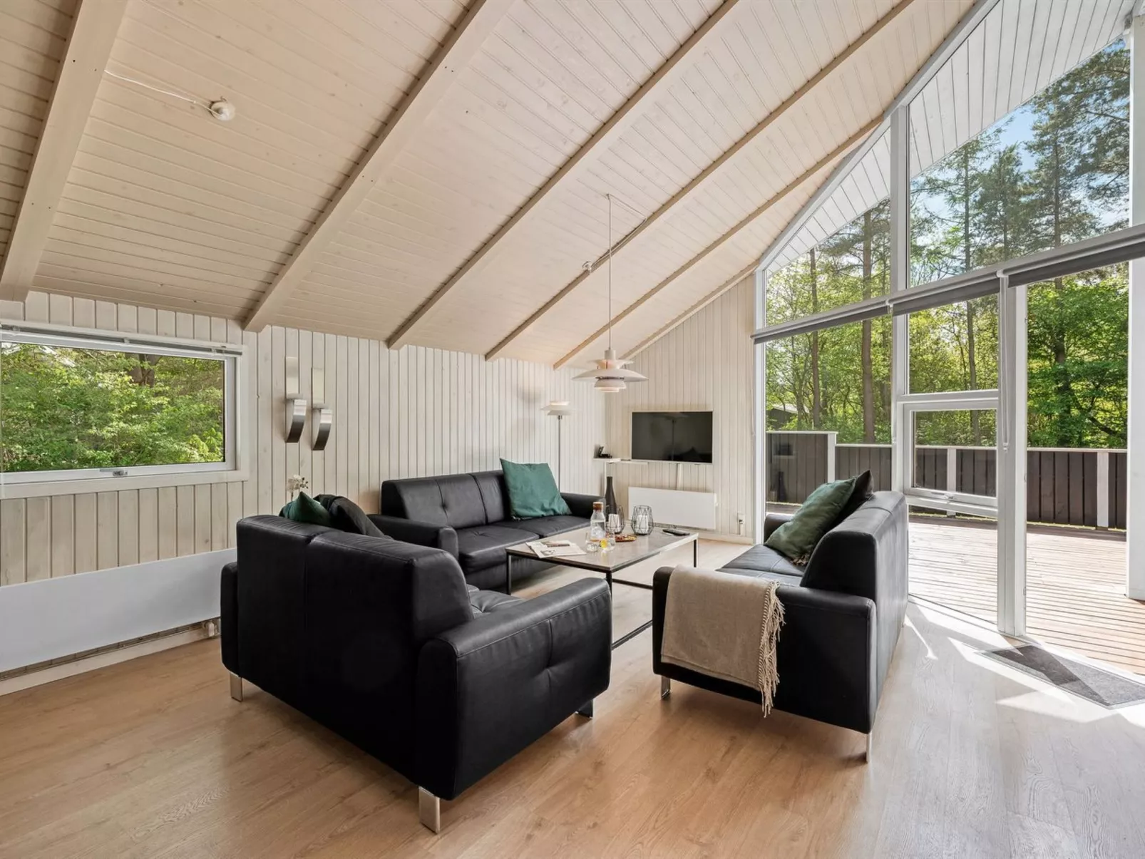 "Akule" - 10km from the sea-Binnen