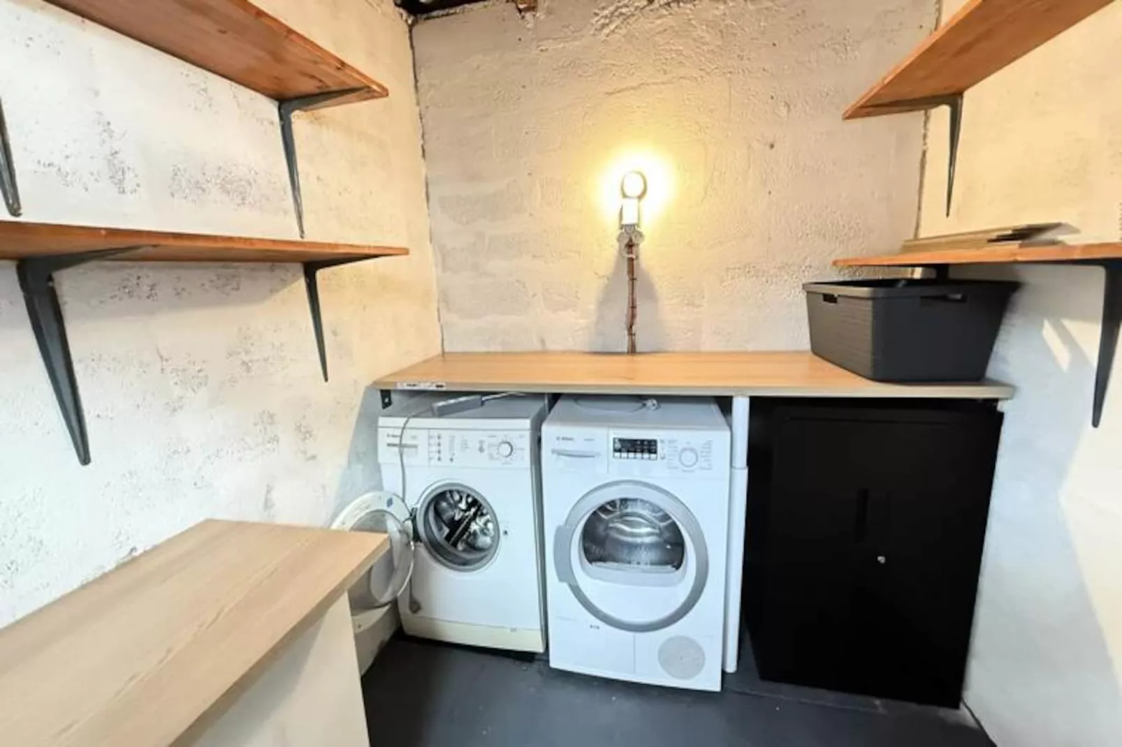 06cp - Beau T2 Super équipé Avec Terrasse-Niet-getagd