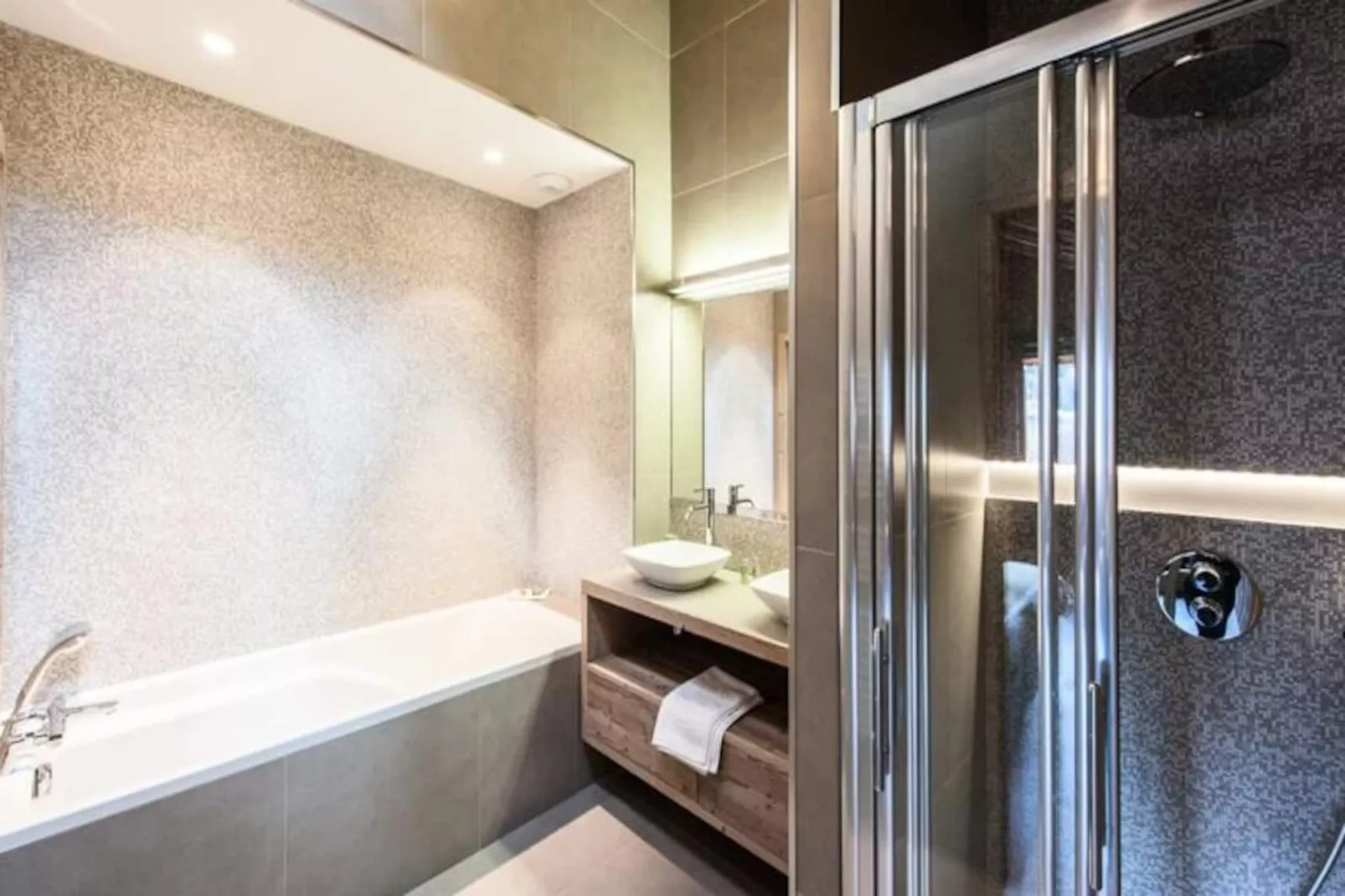 Chalet Le Bonheur-Niet-getagd