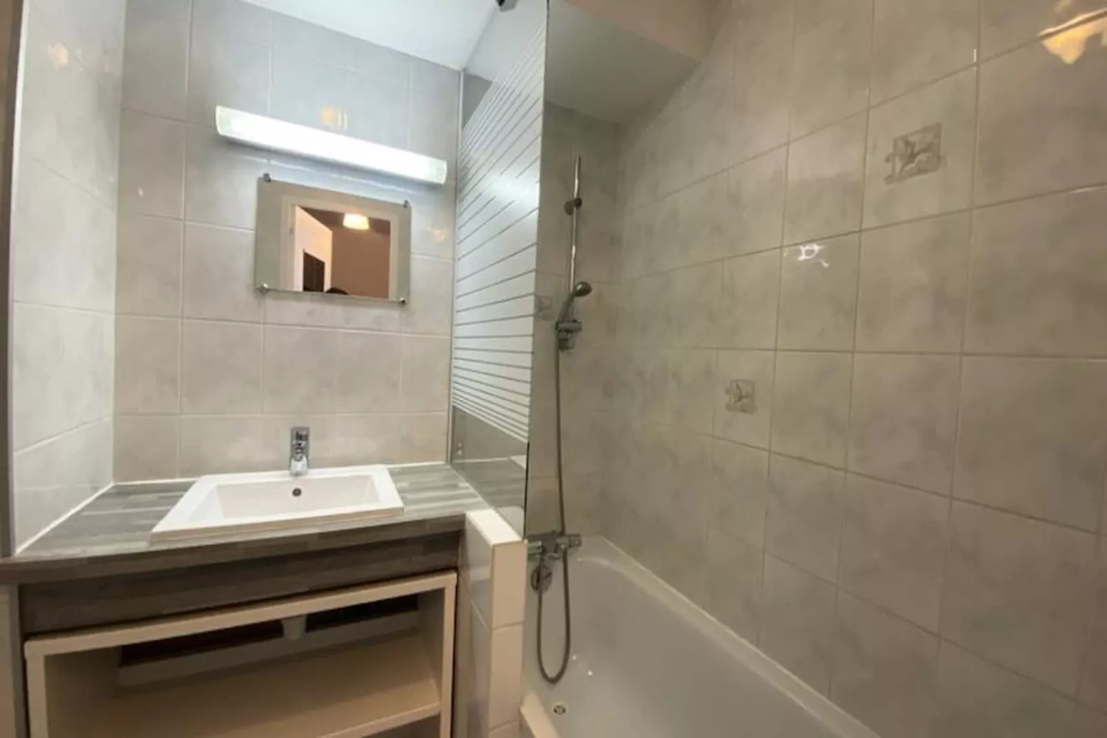 Résidence Neves-Niet-getagd