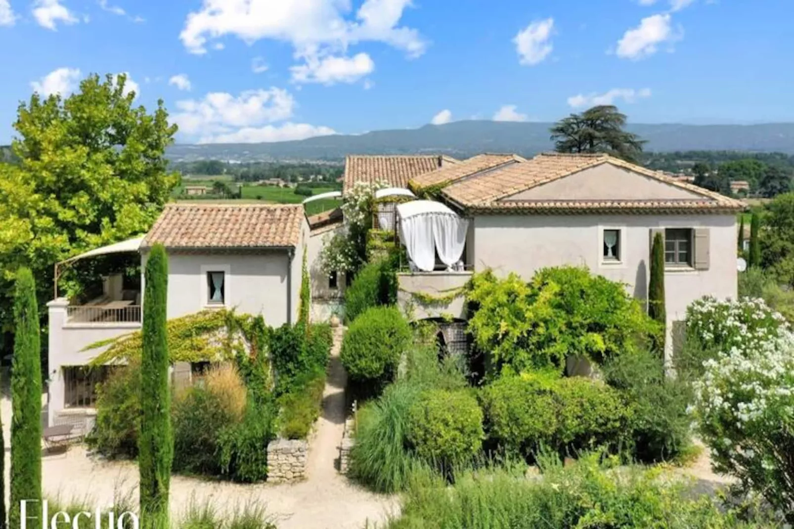 Loggia 9 Pin | R&eacute;sidence Les Petitons-Niet-getagd