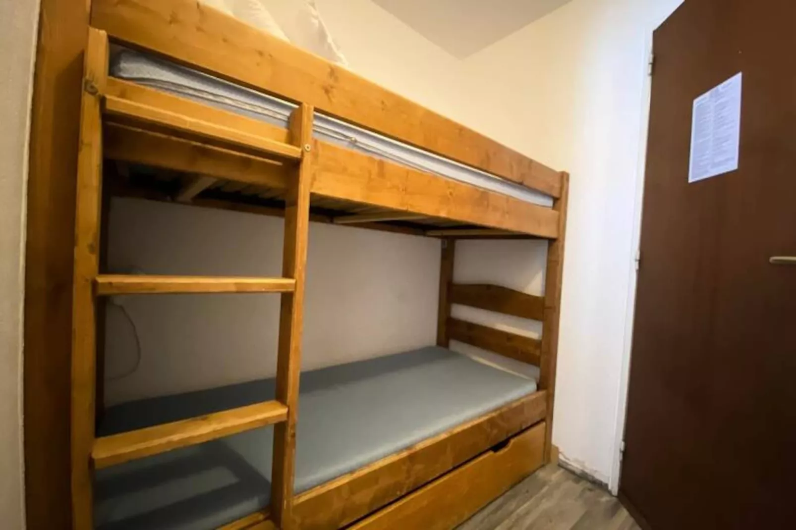 Résidence Neves-Niet-getagd