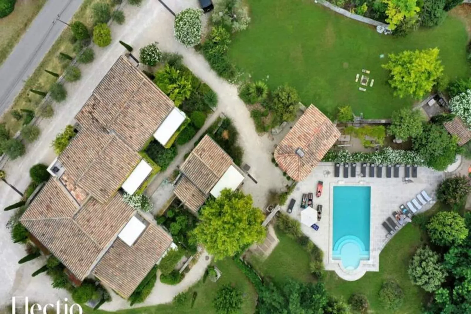 Loggia 7 Cypr&egrave;s | R&eacute;sidence Les Petitons-Niet-getagd