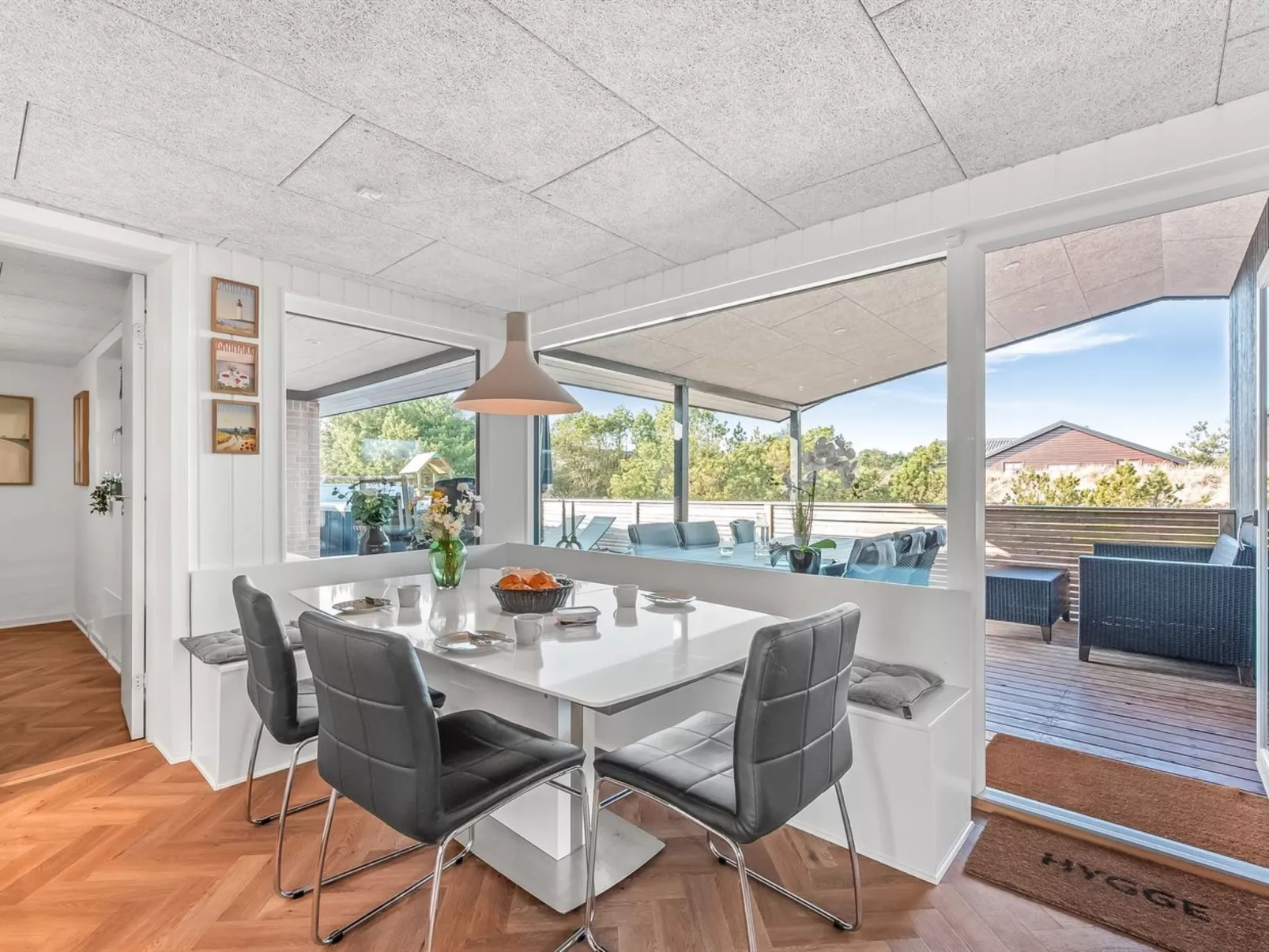 "Bela" -  from the sea-Binnen