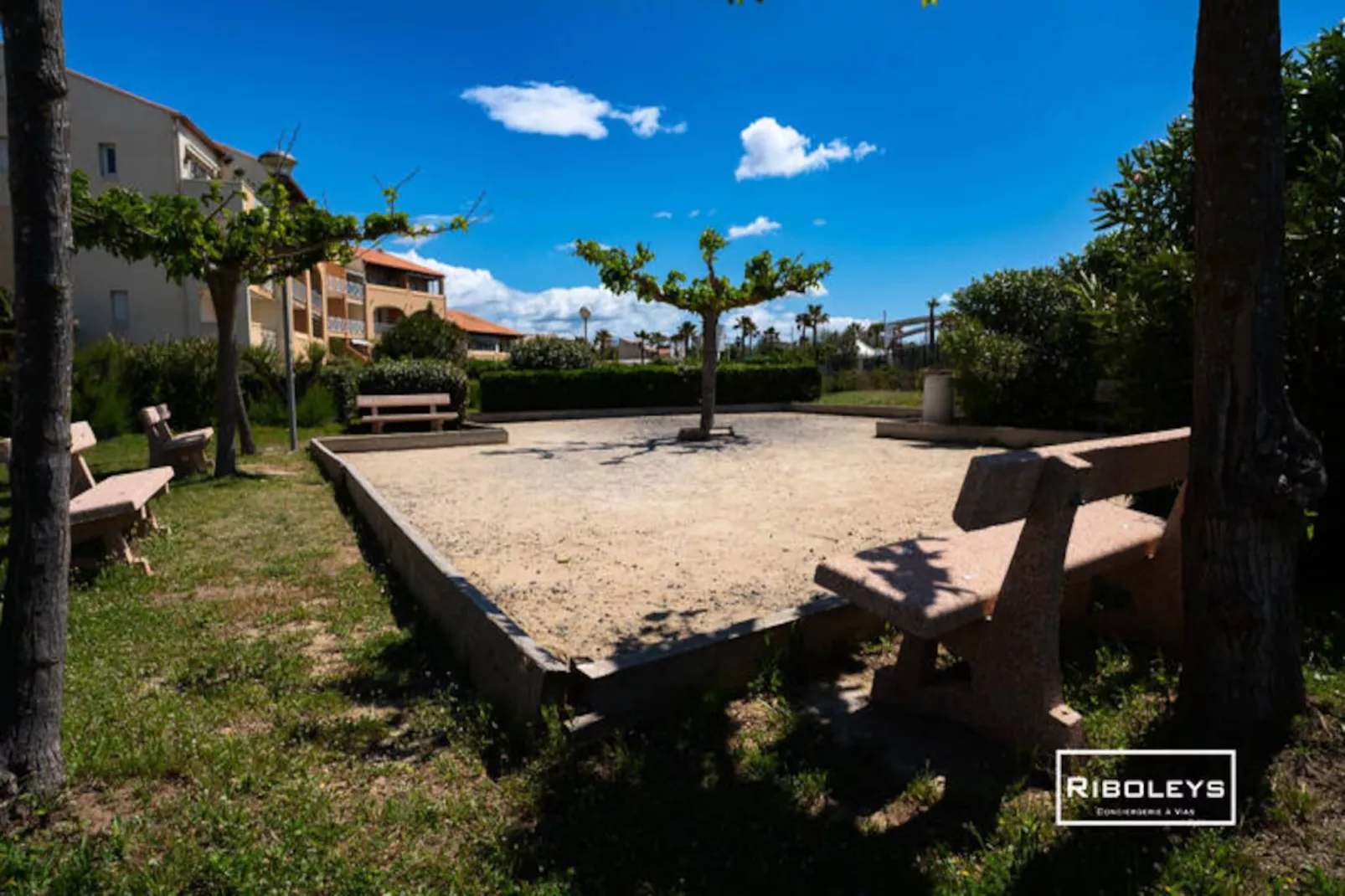 Vias-plage - Appartement Climatis&eacute; Avec Piscine Face &agrave; La Mer-Niet-getagd
