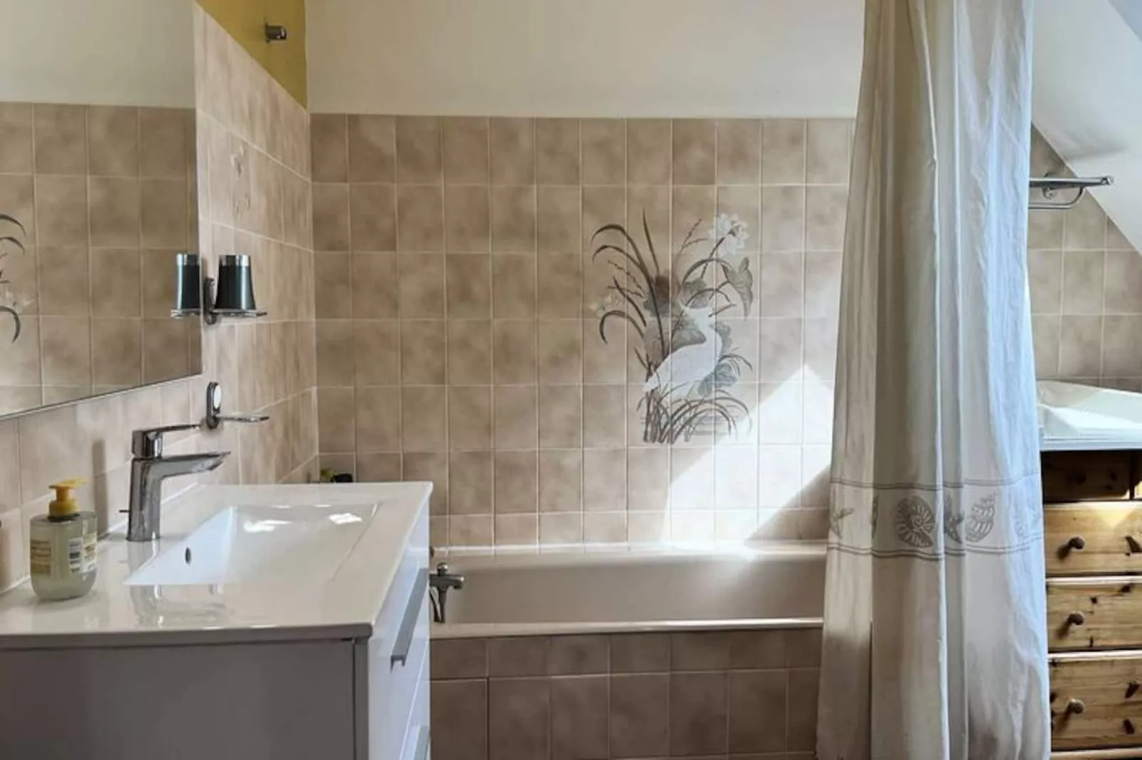 Résidence Les Hôpitaux-Niet-getagd